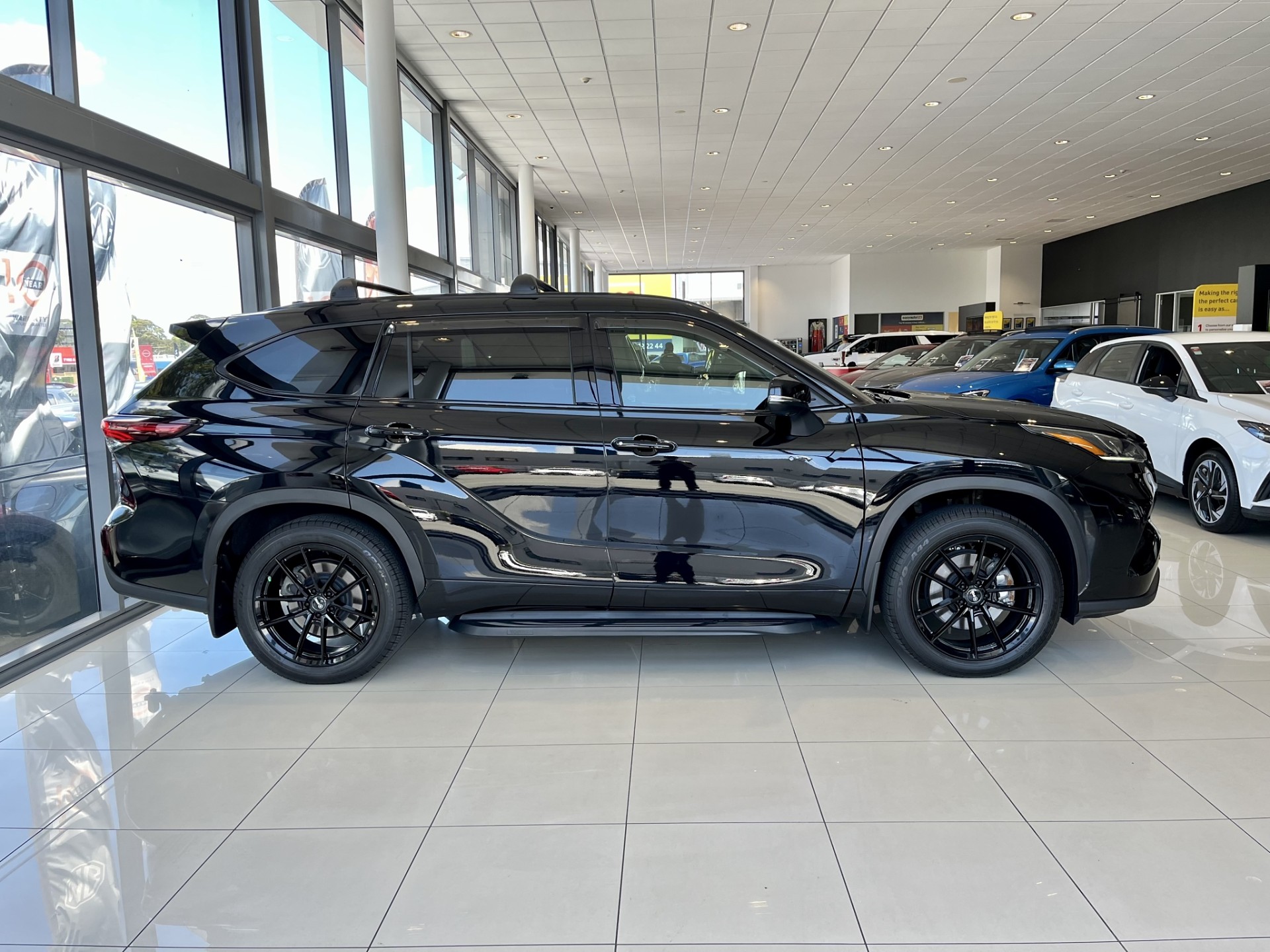 2025 Toyota Highlander Limited Zr 2.5Ph/4Wd - Image 3