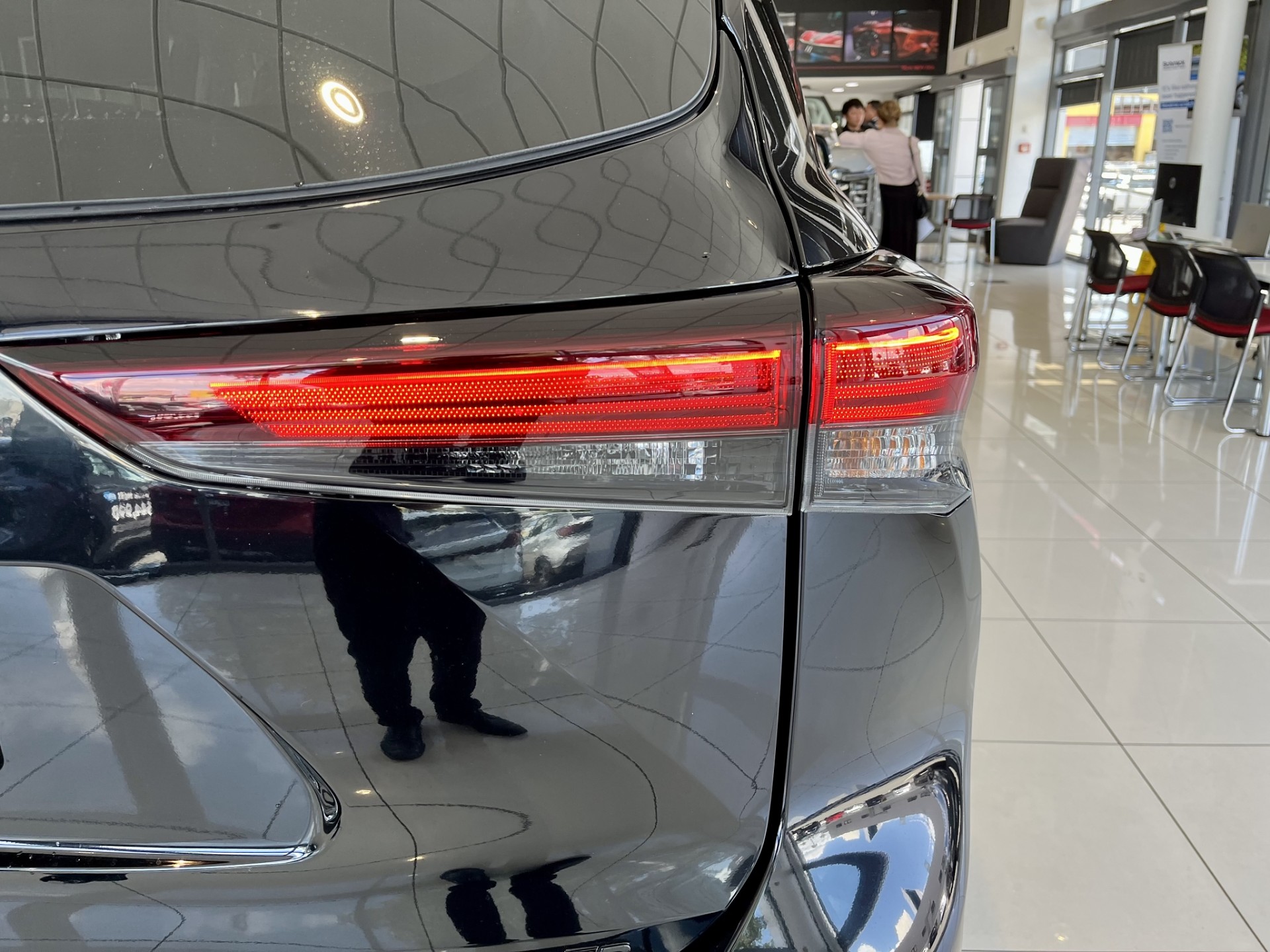 2025 Toyota Highlander Limited Zr 2.5Ph/4Wd - Image 10