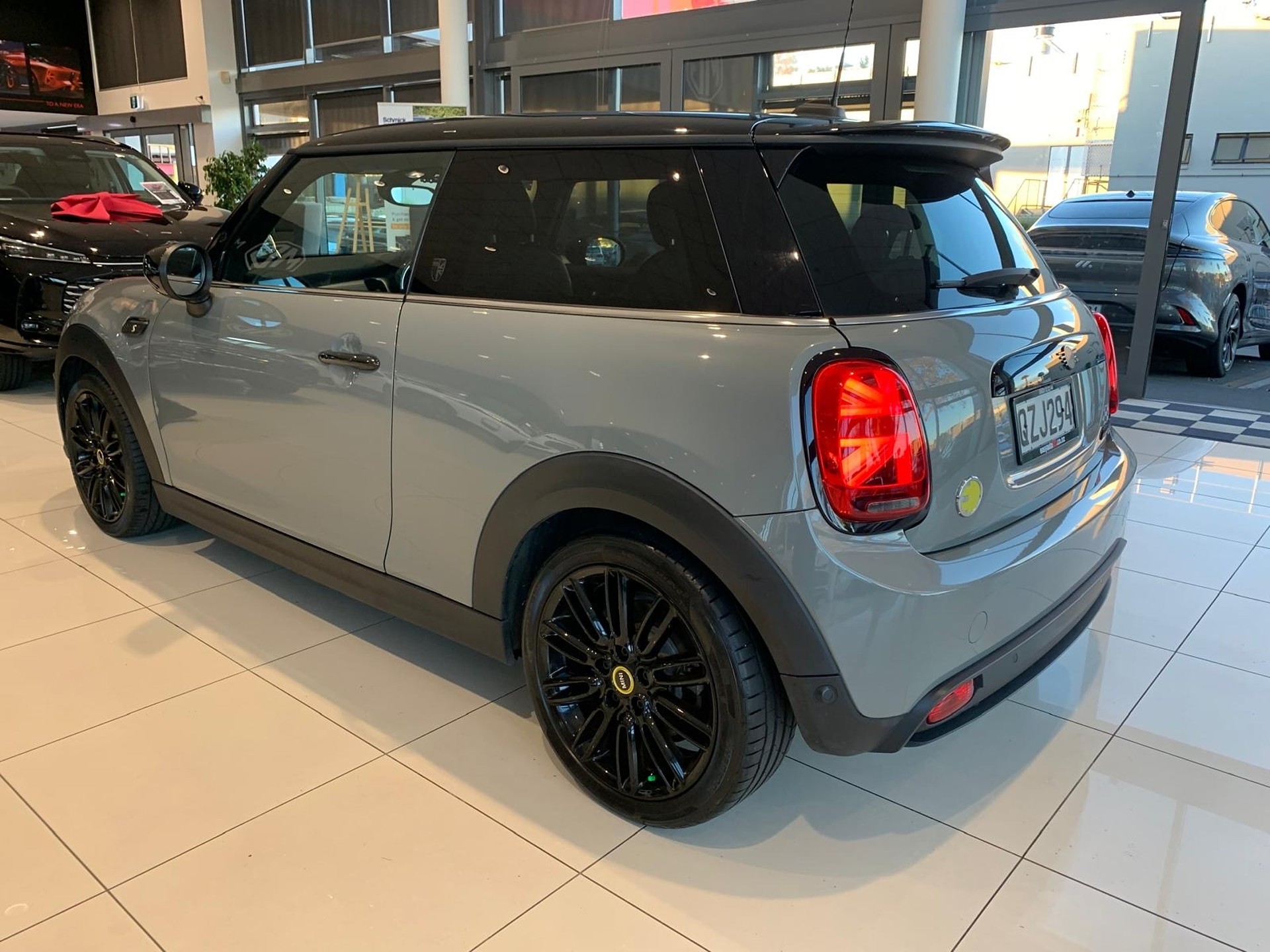 2022 MINI Hatch Cooper Se 29Kwh/Ev - Image 6