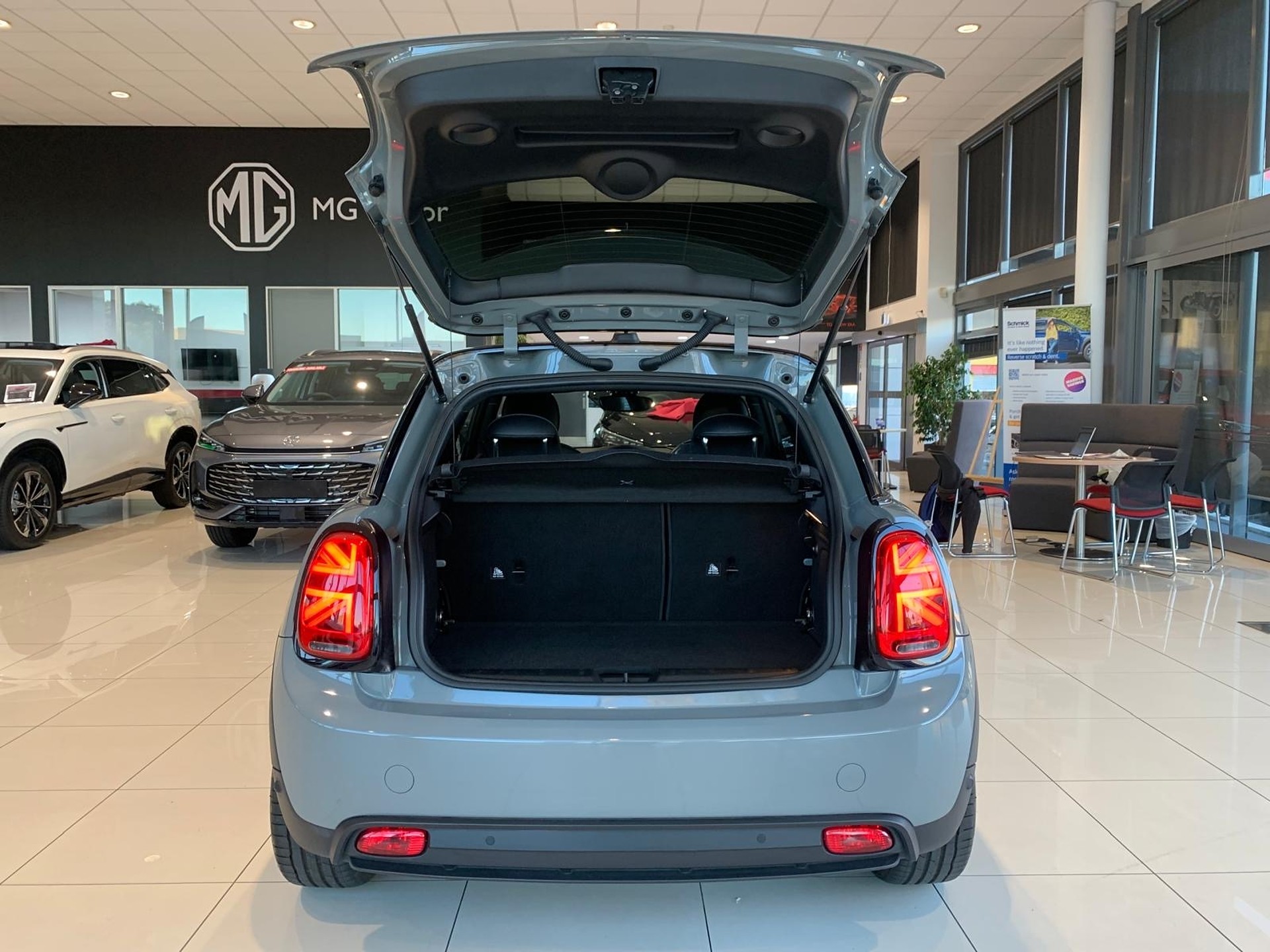 2022 MINI Hatch Cooper Se 29Kwh/Ev - Image 8