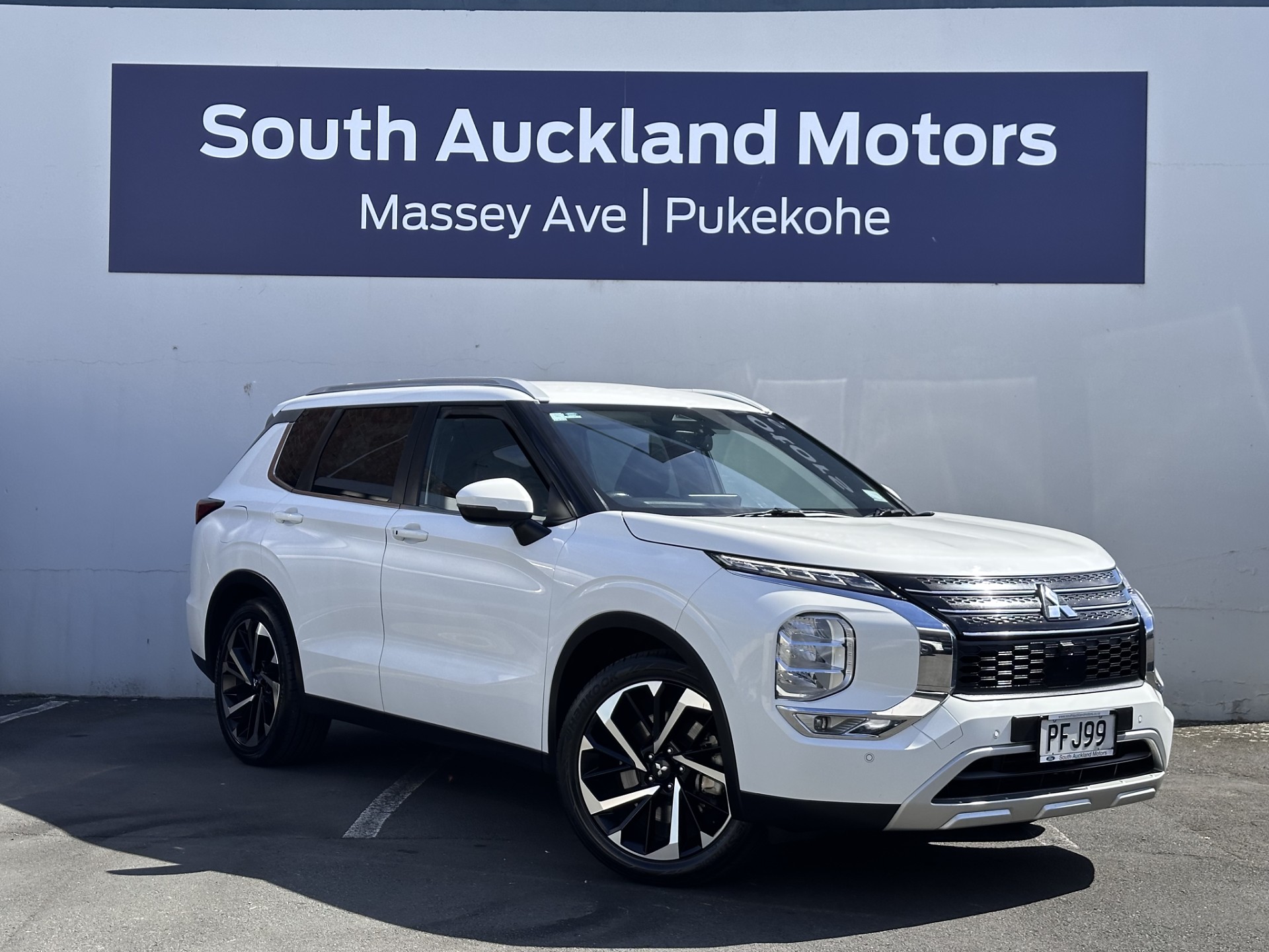 2022 Mitsubishi Outlander XLS 2.5p/4wd - Image 3