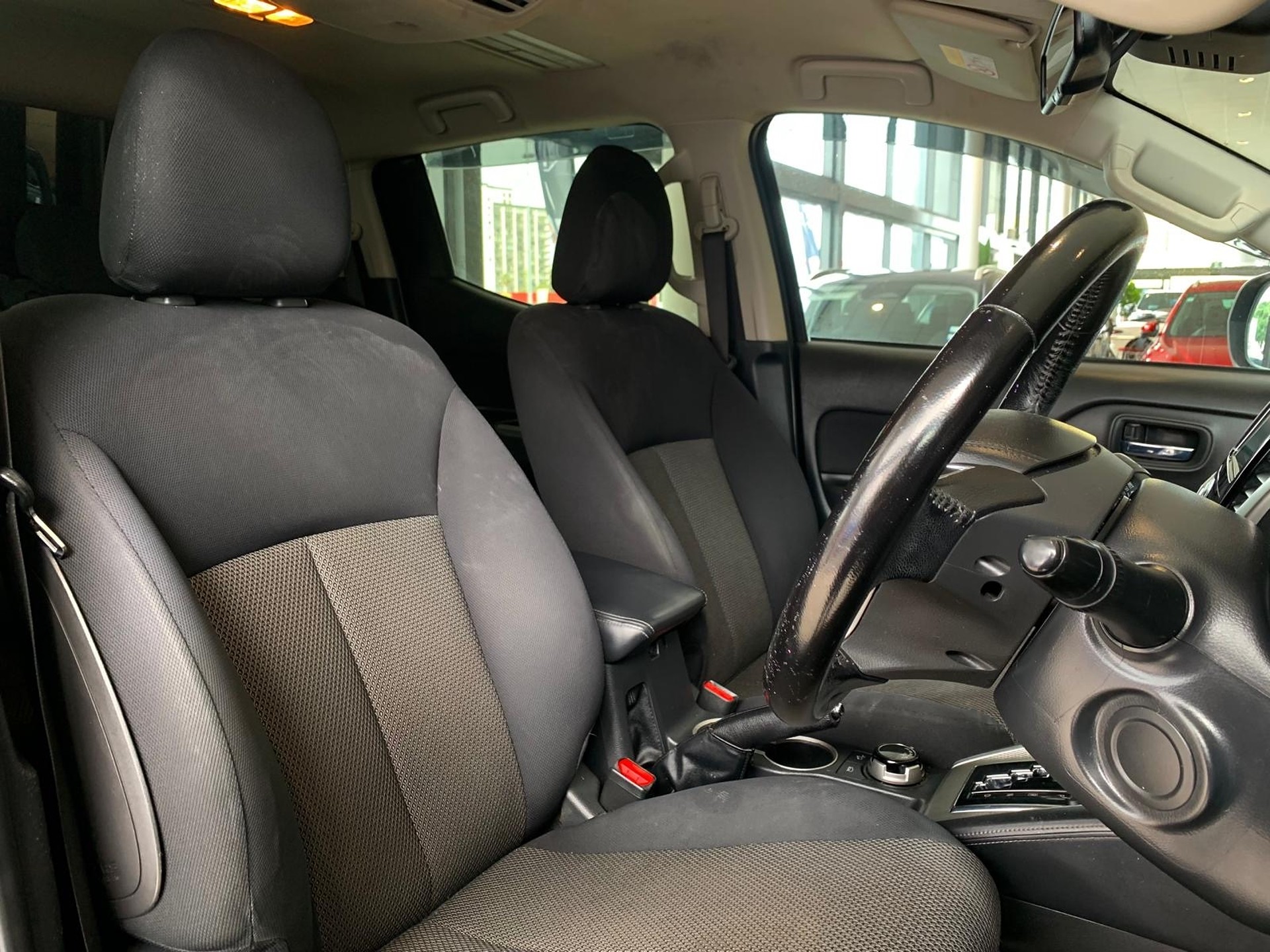 2022 Mitsubishi Triton Dc Glsb 4Wd 6At 2.4D - Image 11