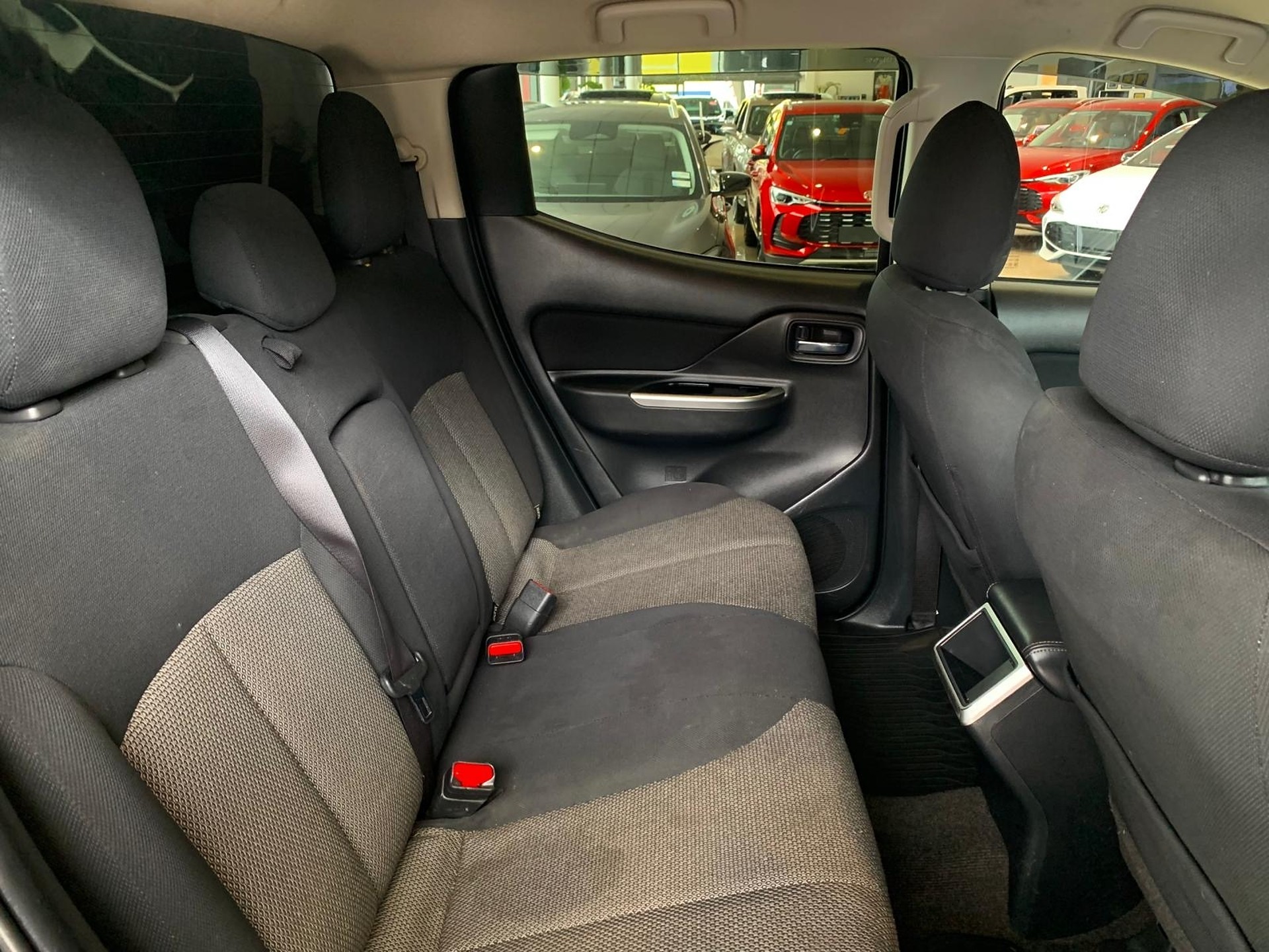 2022 Mitsubishi Triton Dc Glsb 4Wd 6At 2.4D - Image 12