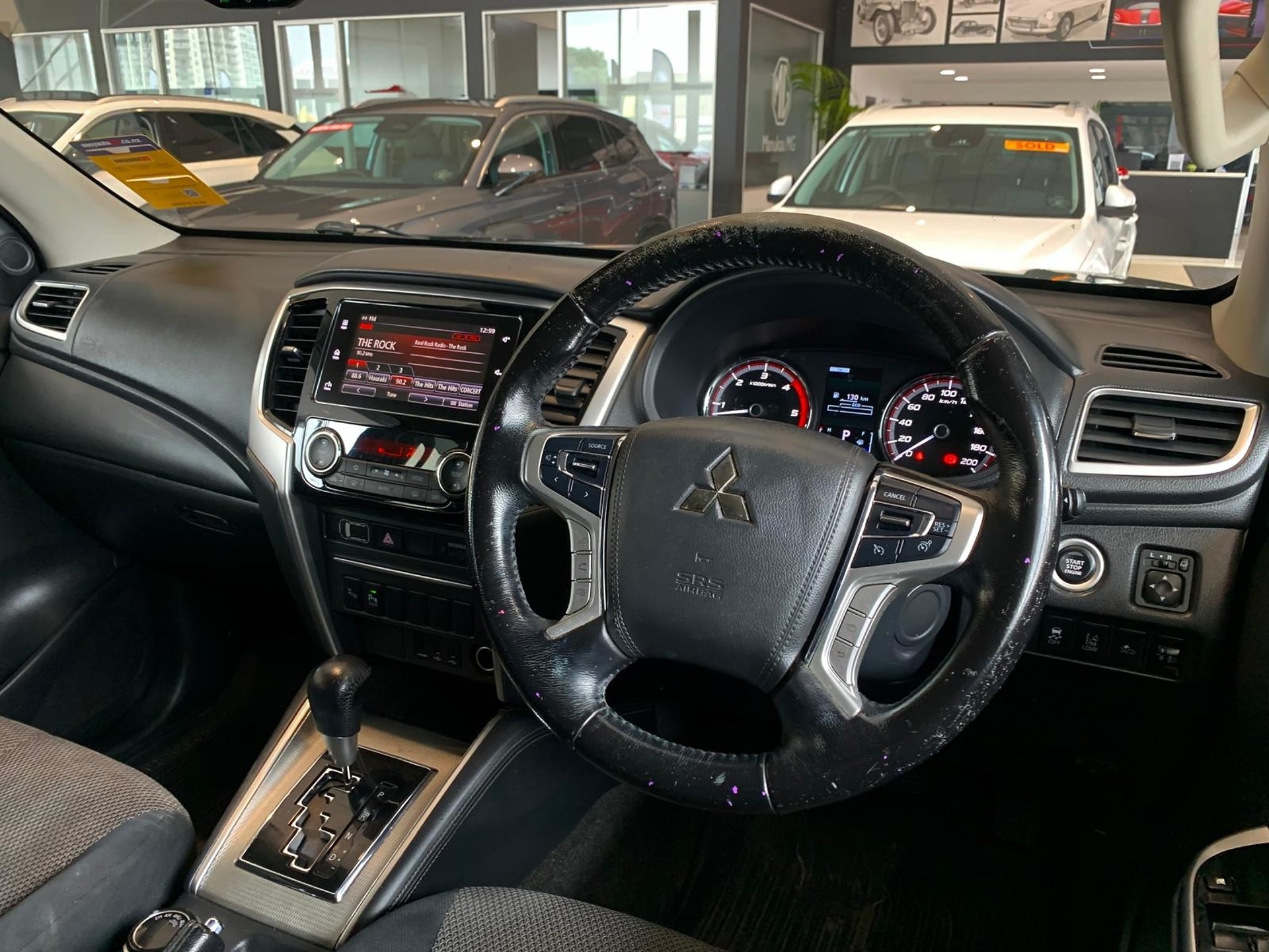 2022 Mitsubishi Triton Dc Glsb 4Wd 6At 2.4D - Image 10