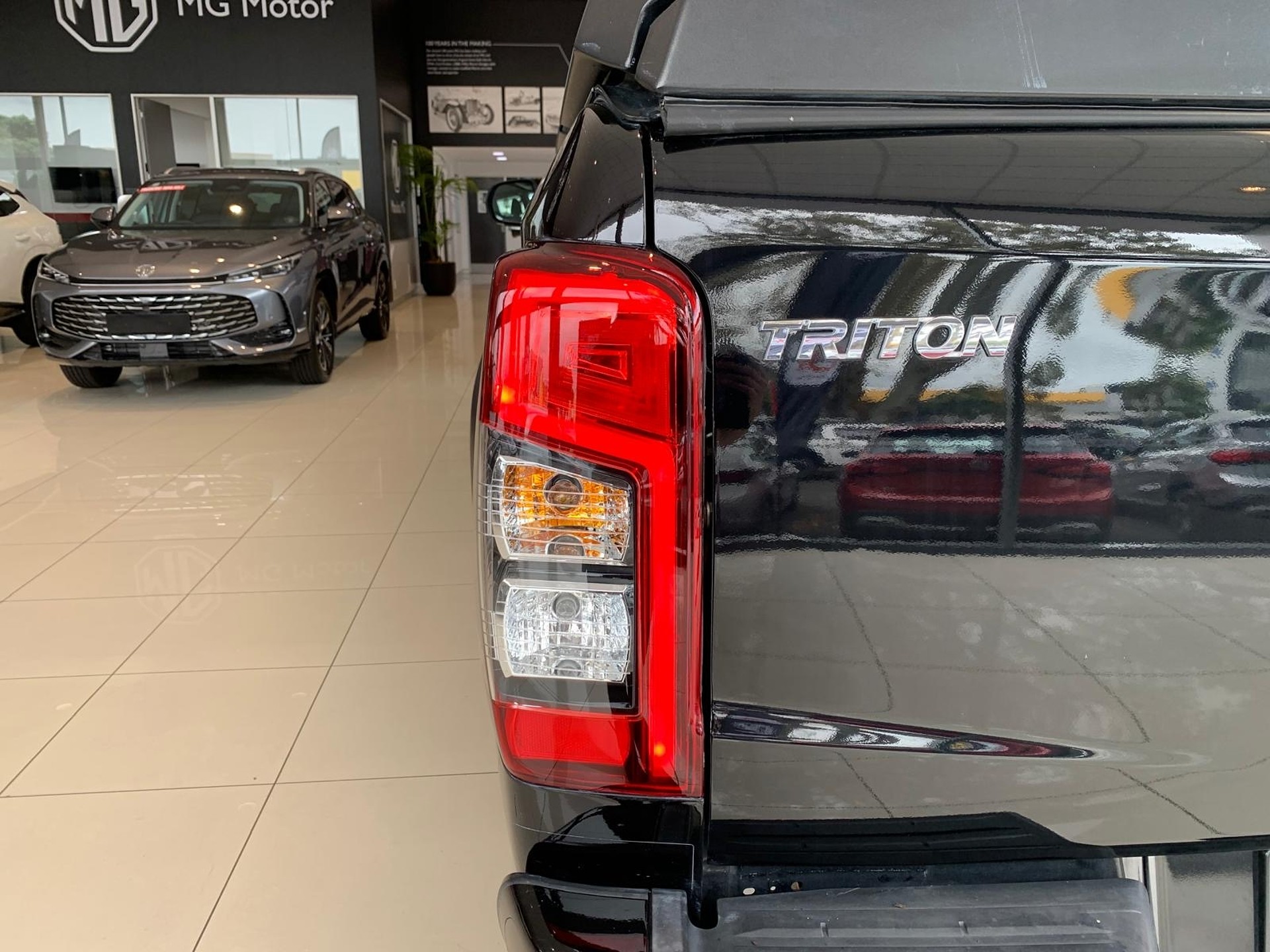 2022 Mitsubishi Triton Dc Glsb 4Wd 6At 2.4D - Image 9