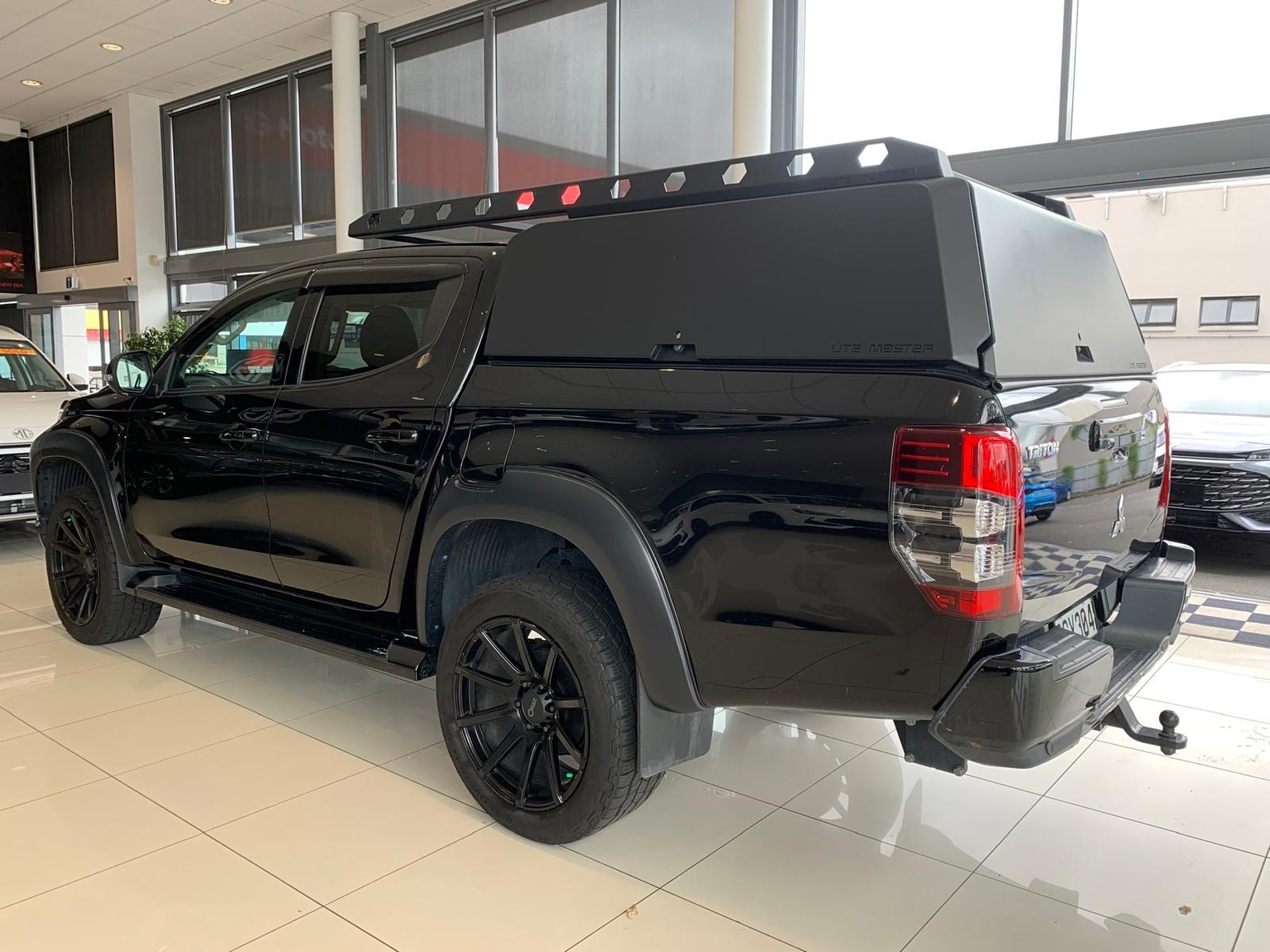 2022 Mitsubishi Triton Dc Glsb 4Wd 6At 2.4D - Image 6