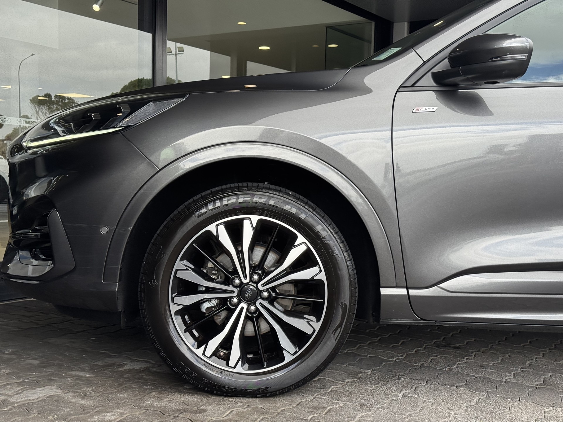 2023 Ford Escape ST-LINE X FHEV - Image 3