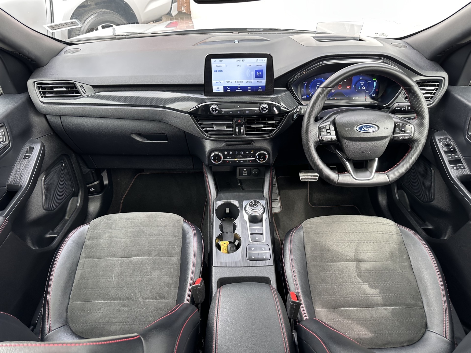 2023 Ford Escape St-Line X Awd Fhev - Image 12