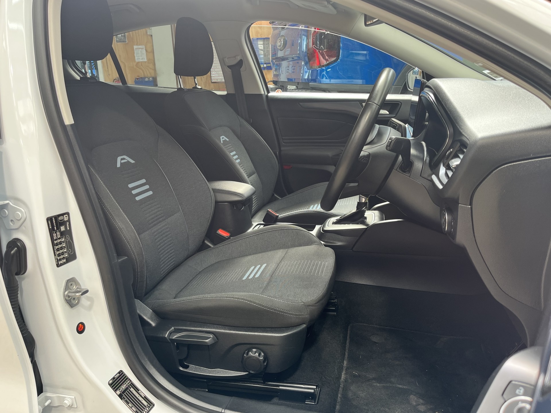 2023 Ford Focus Active Hybrid - Image 12