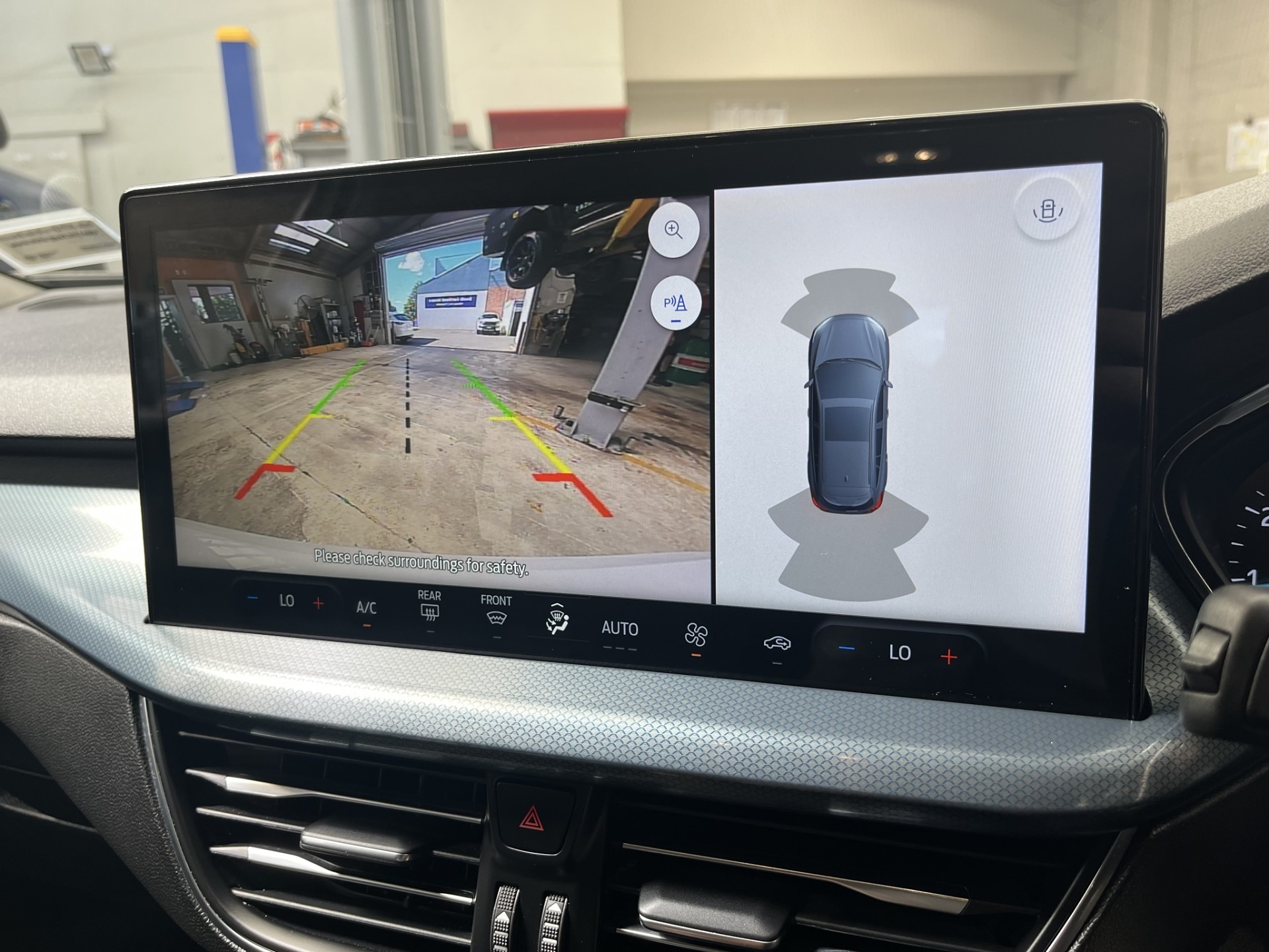 2023 Ford Focus Active Hybrid - Image 15