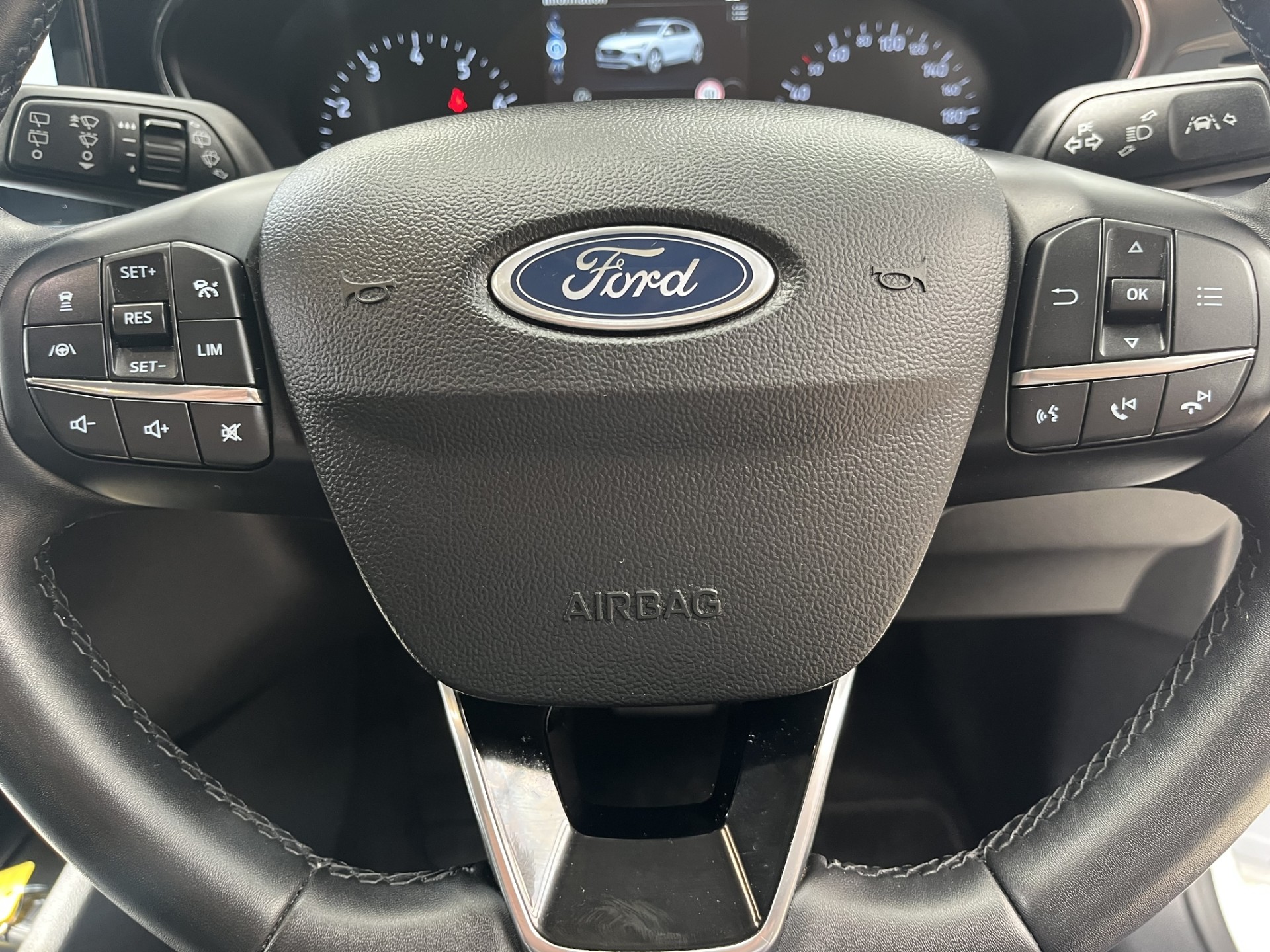 2023 Ford Focus Active Hybrid - Image 16