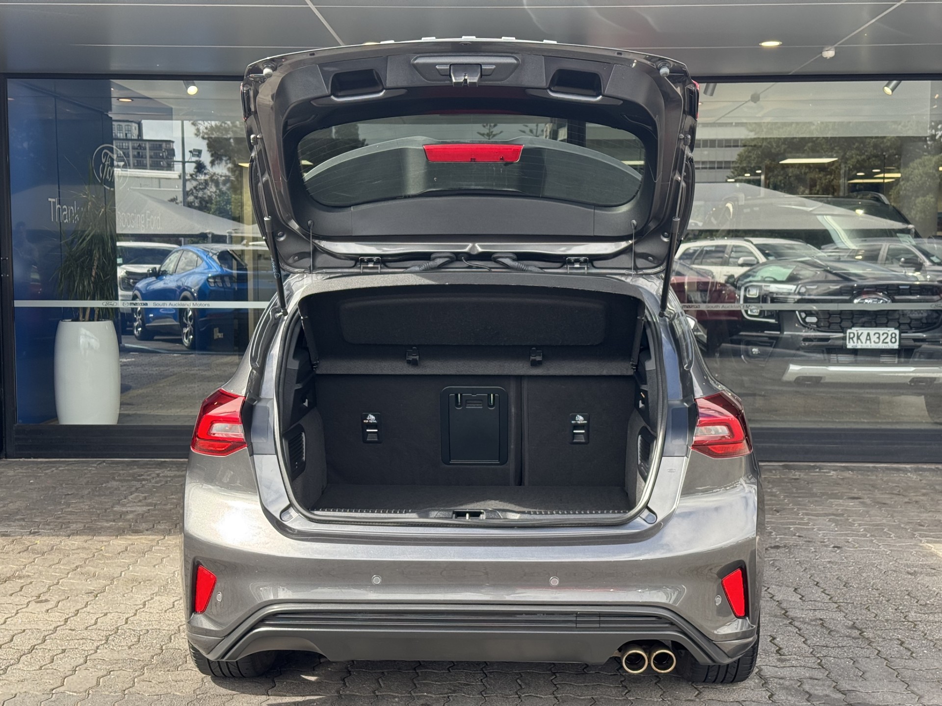 2023 Ford Focus ST-LINE X 1.0MPH - Image 10