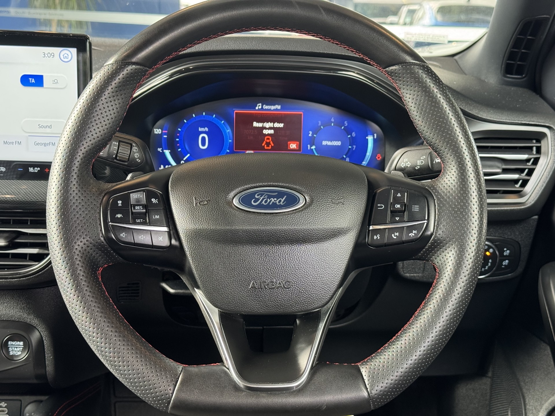 2023 Ford Focus ST-LINE X 1.0MPH - Image 17