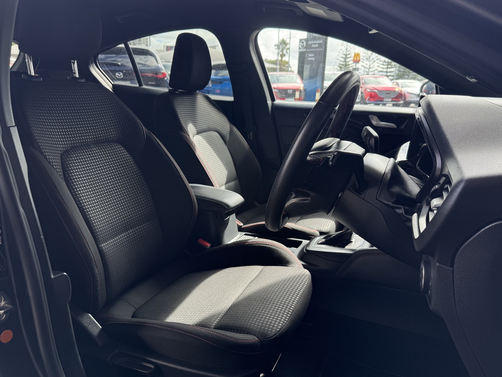 2023 Ford Focus ST-LINE X 1.0MPH - Image 12