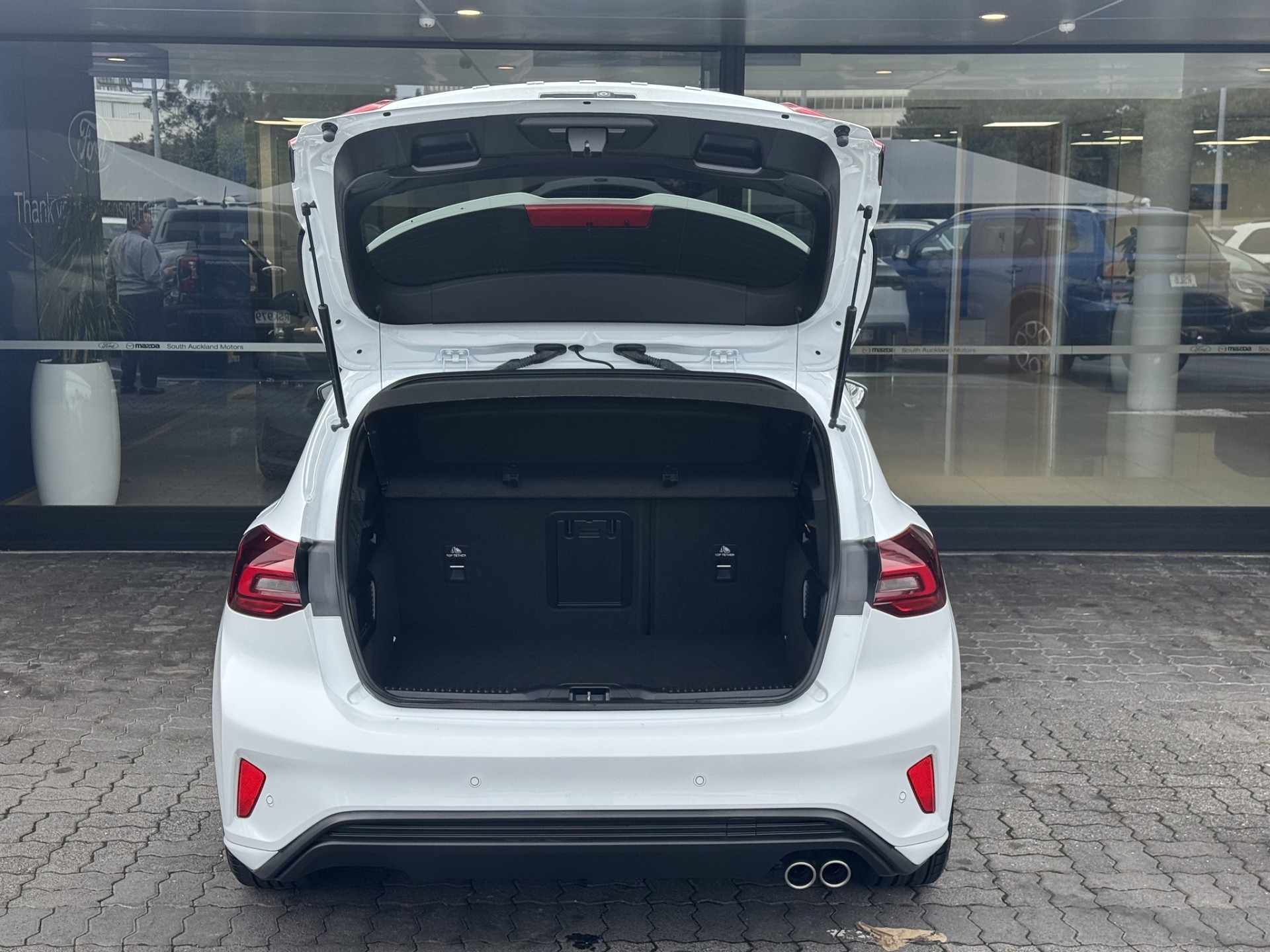 2023 Ford Focus ST-LINE X 1.0PMH - Image 10