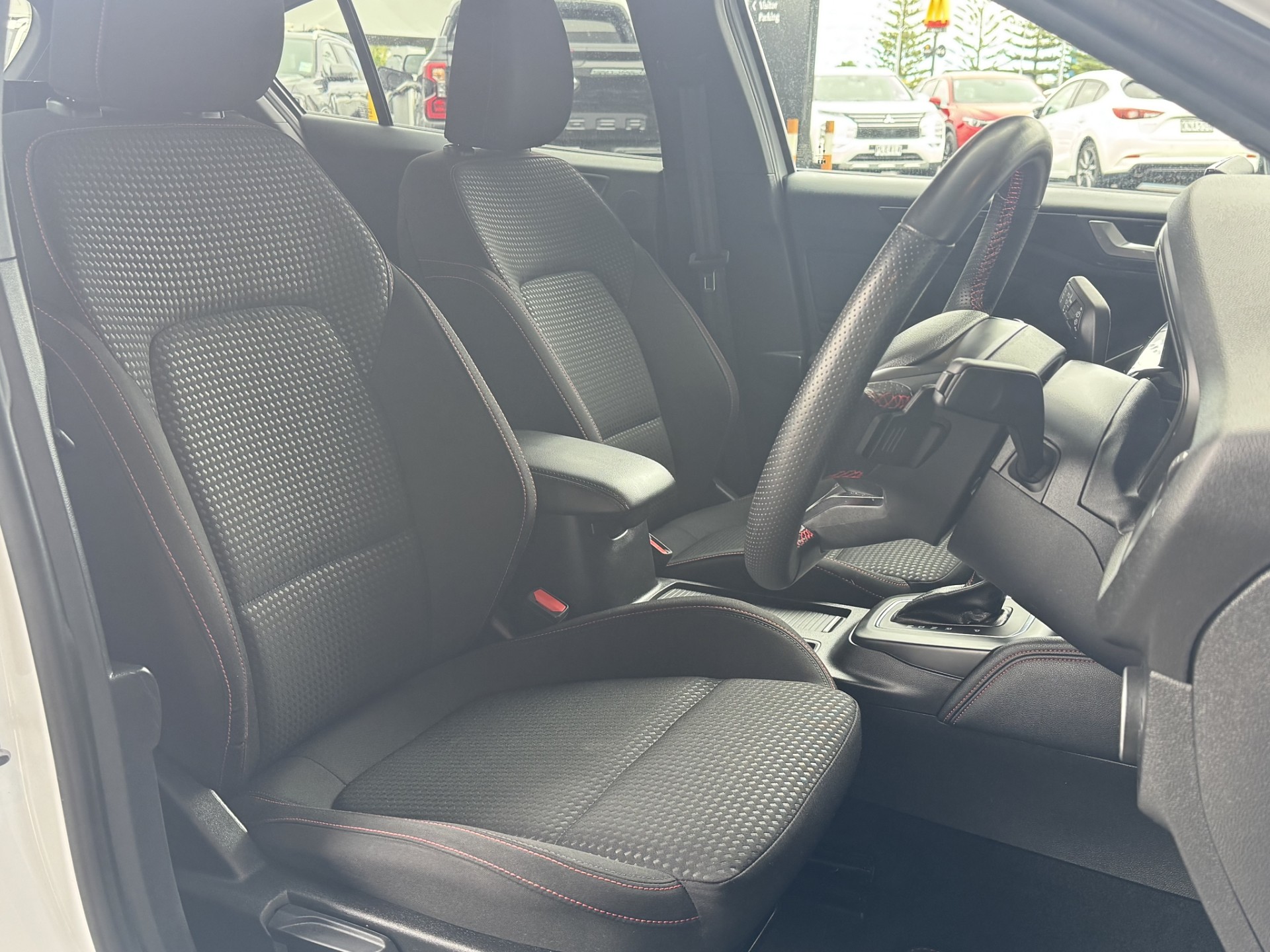 2023 Ford Focus ST-LINE X 1.0PMH - Image 12