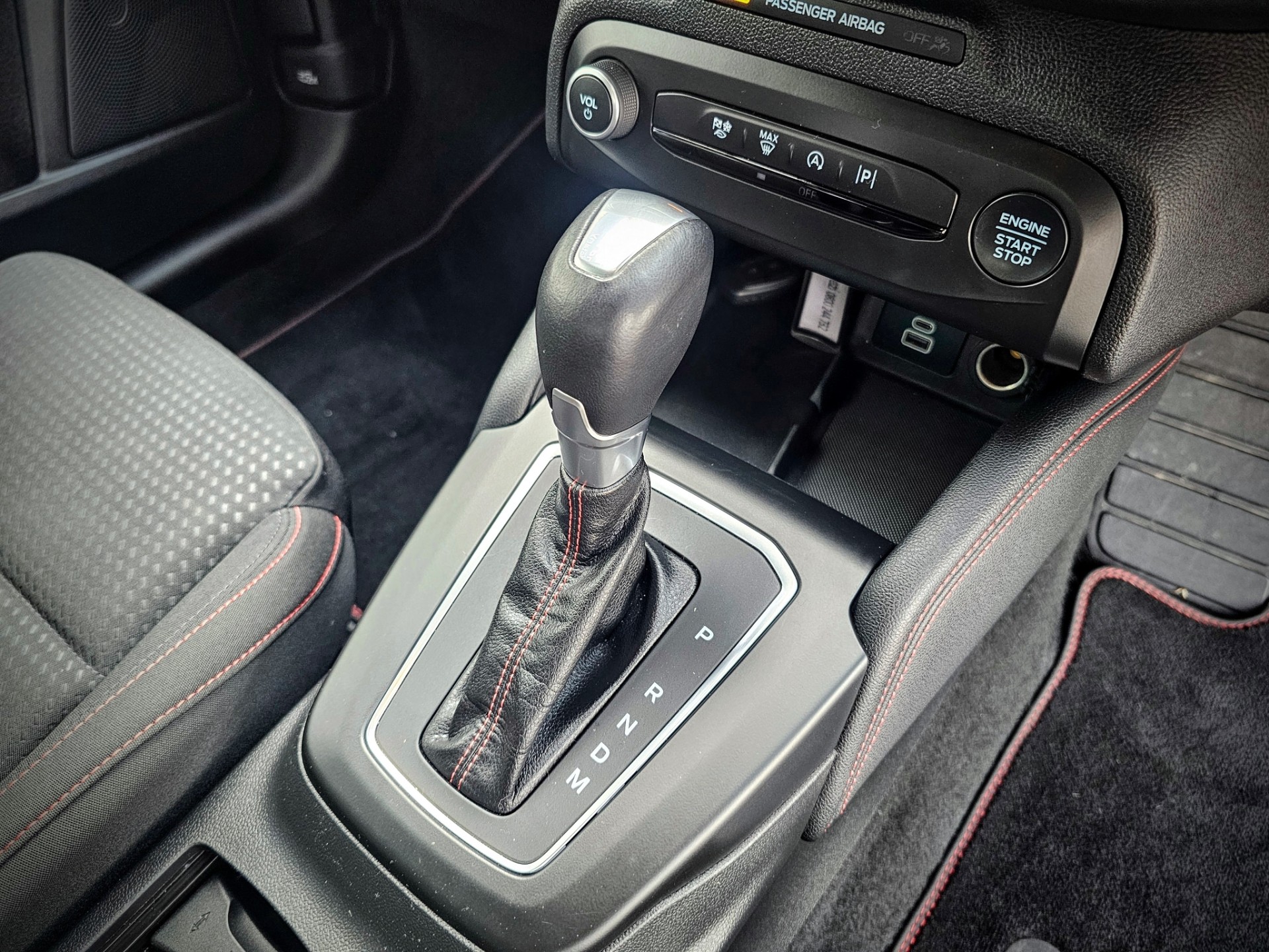 2023 Ford Focus ST-Line X Hybrid - Image 18