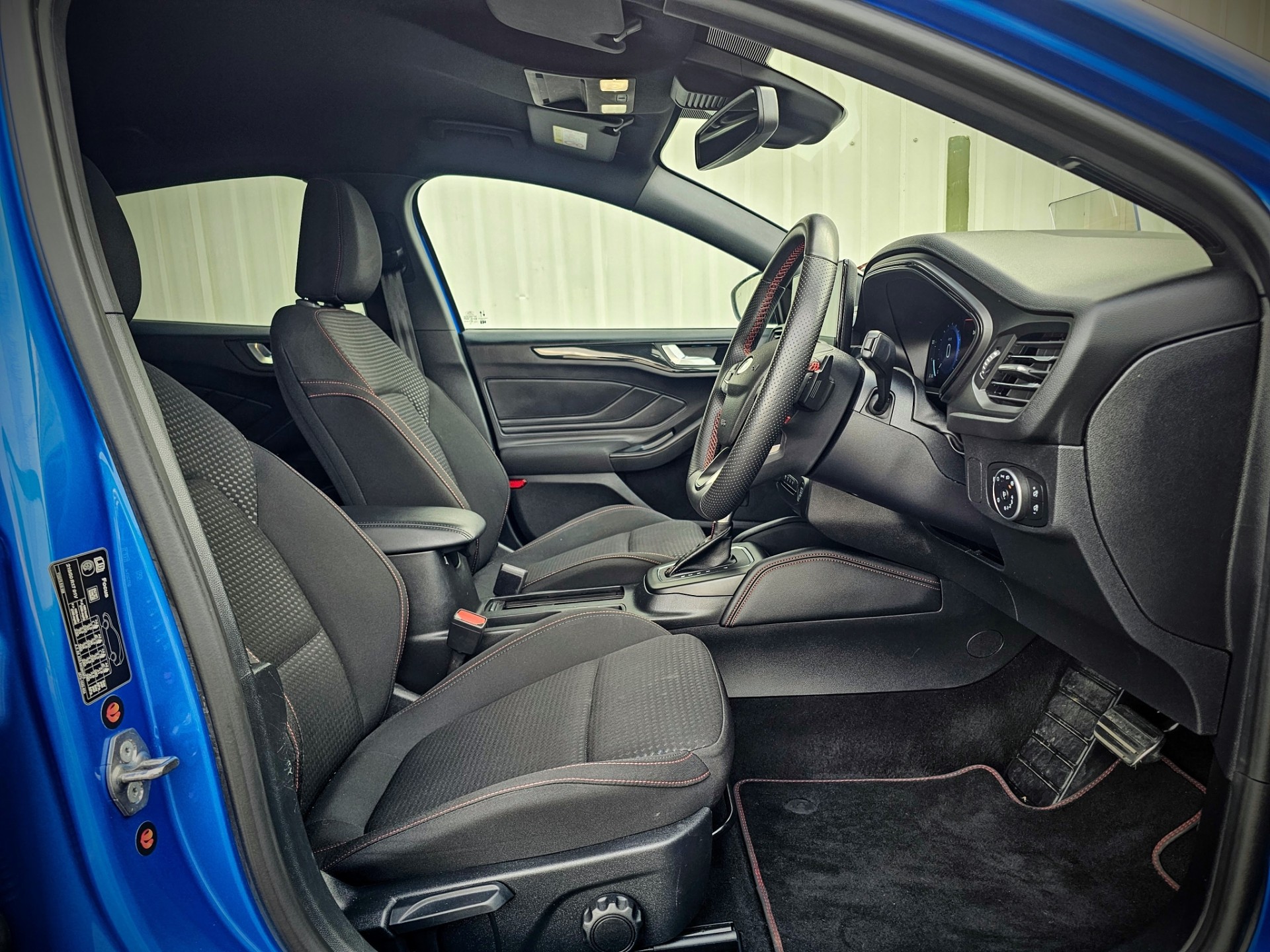 2023 Ford Focus ST-Line X Hybrid - Image 11