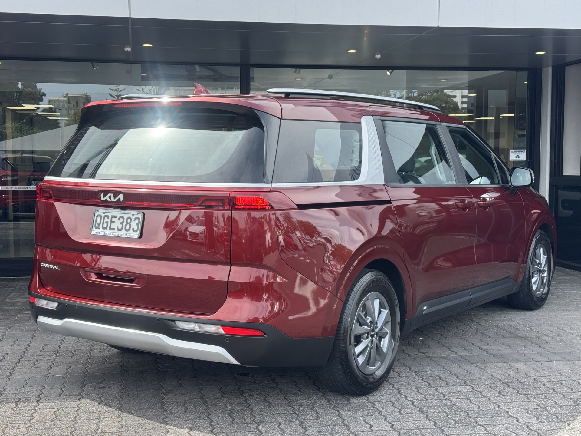 2023 Kia Carnival EX 2.2d - Image 7