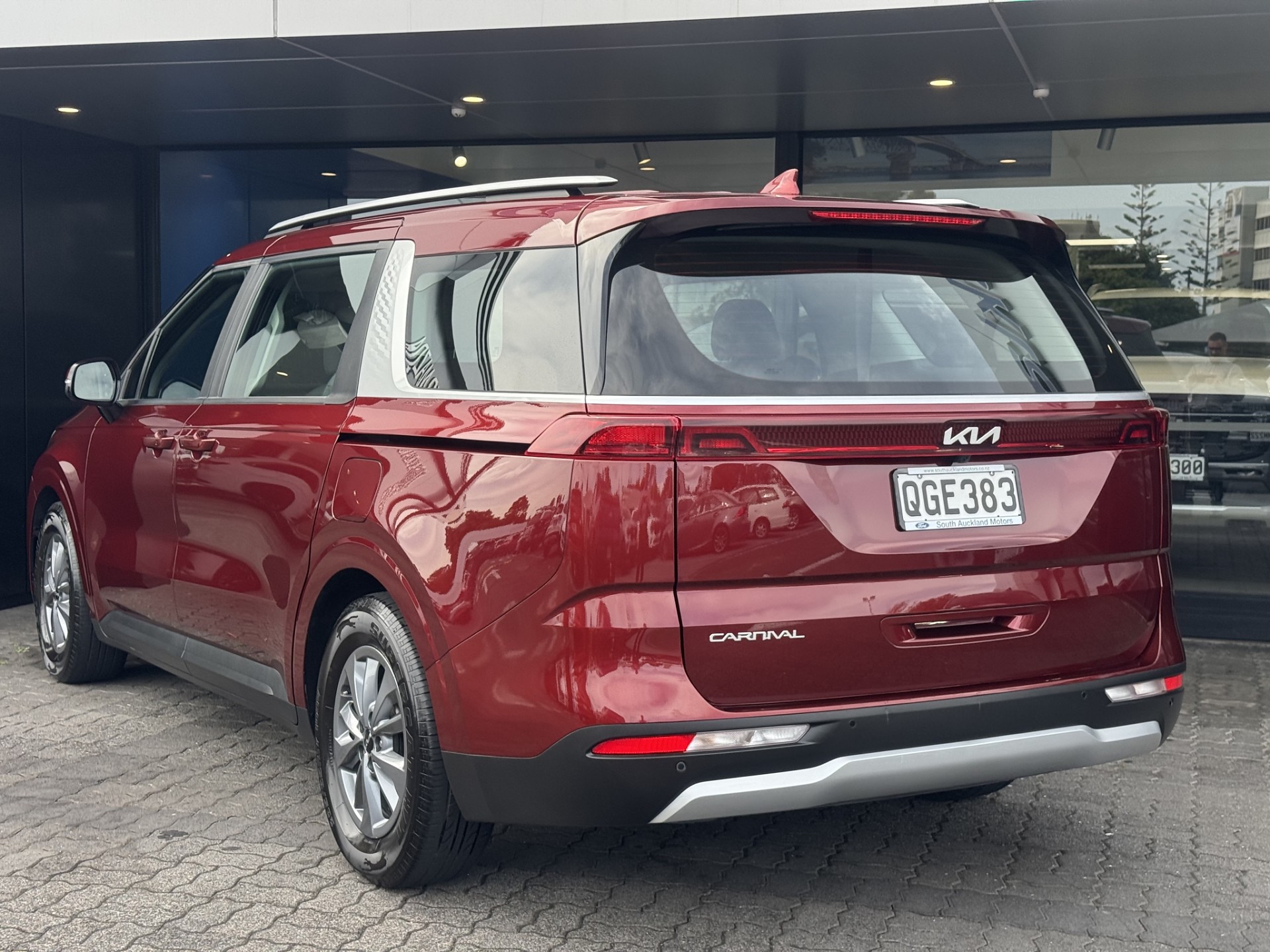 2023 Kia Carnival EX 2.2d - Image 11