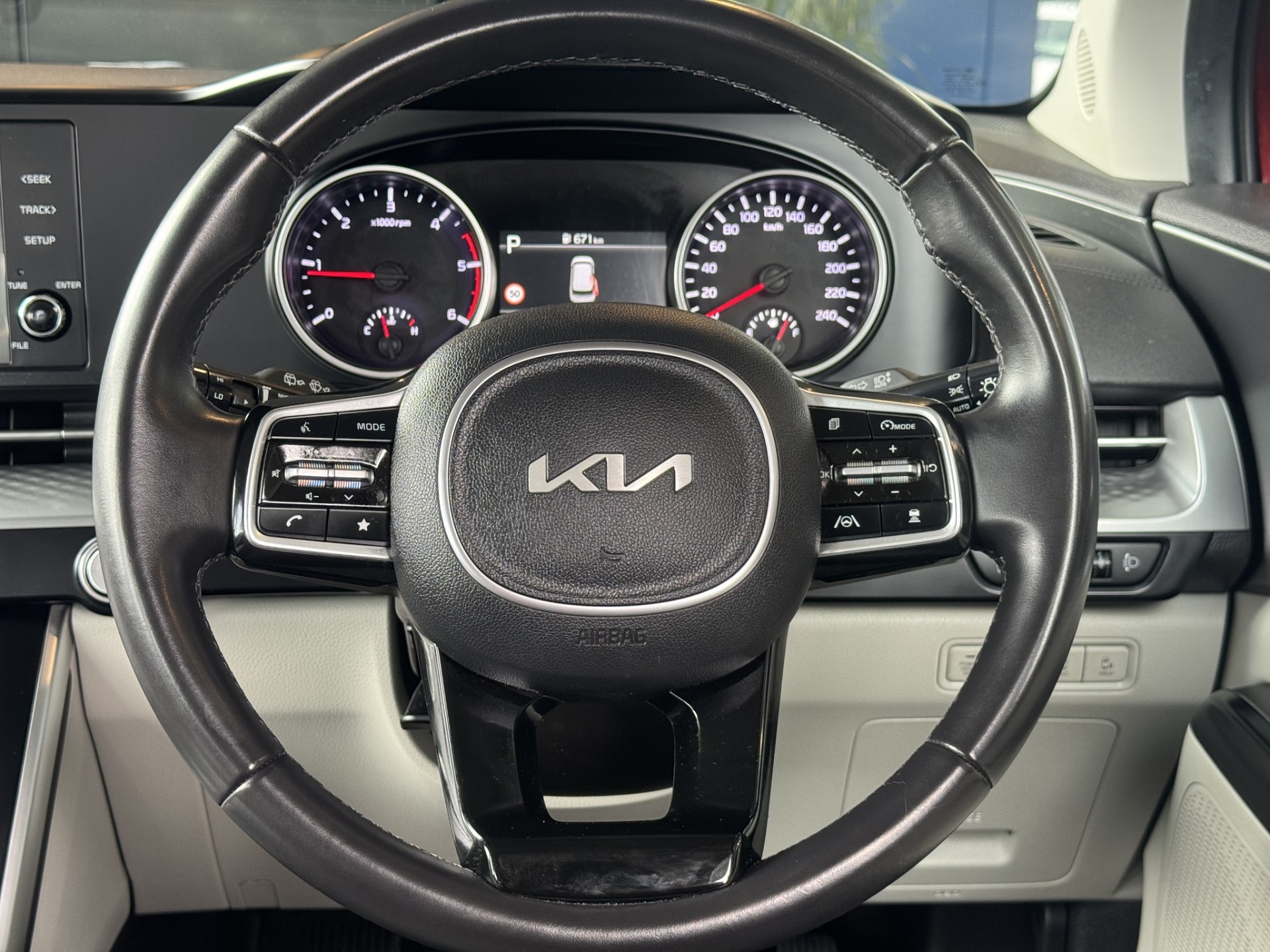 2023 Kia Carnival EX 2.2d - Image 16