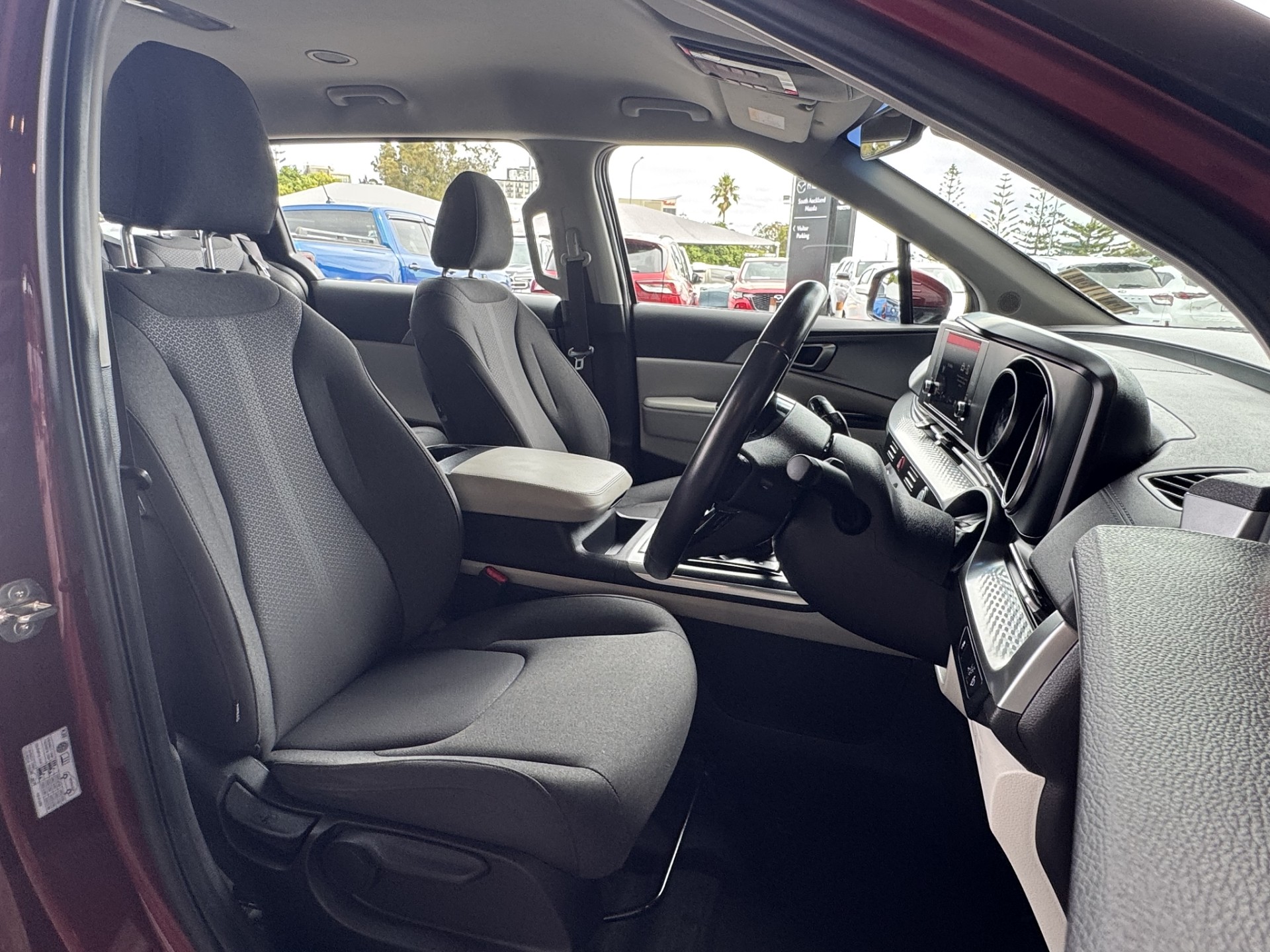 2023 Kia Carnival EX 2.2d - Image 12