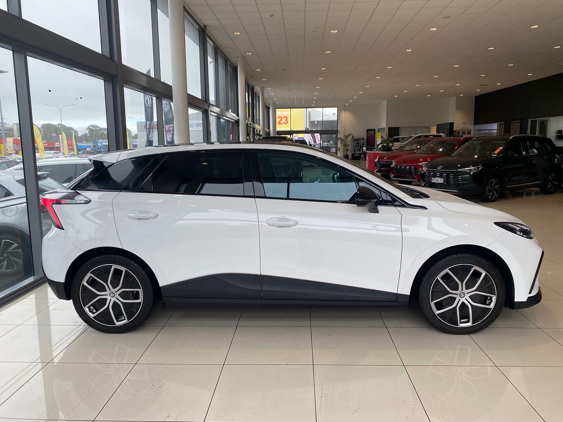 2023 MG MG4 Essence 64Kwh/Ev - Image 2