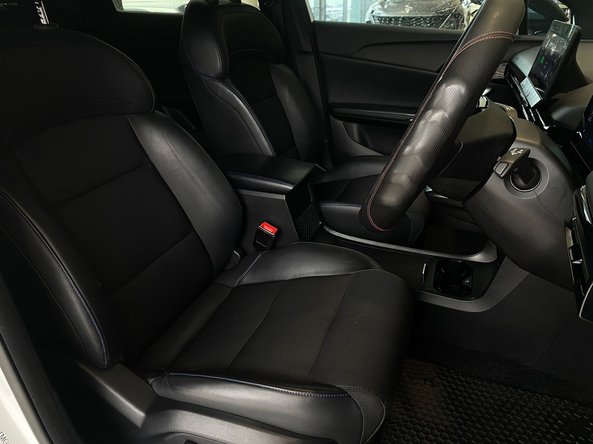 2023 MG MG4 Essence 64Kwh/Ev - Image 12