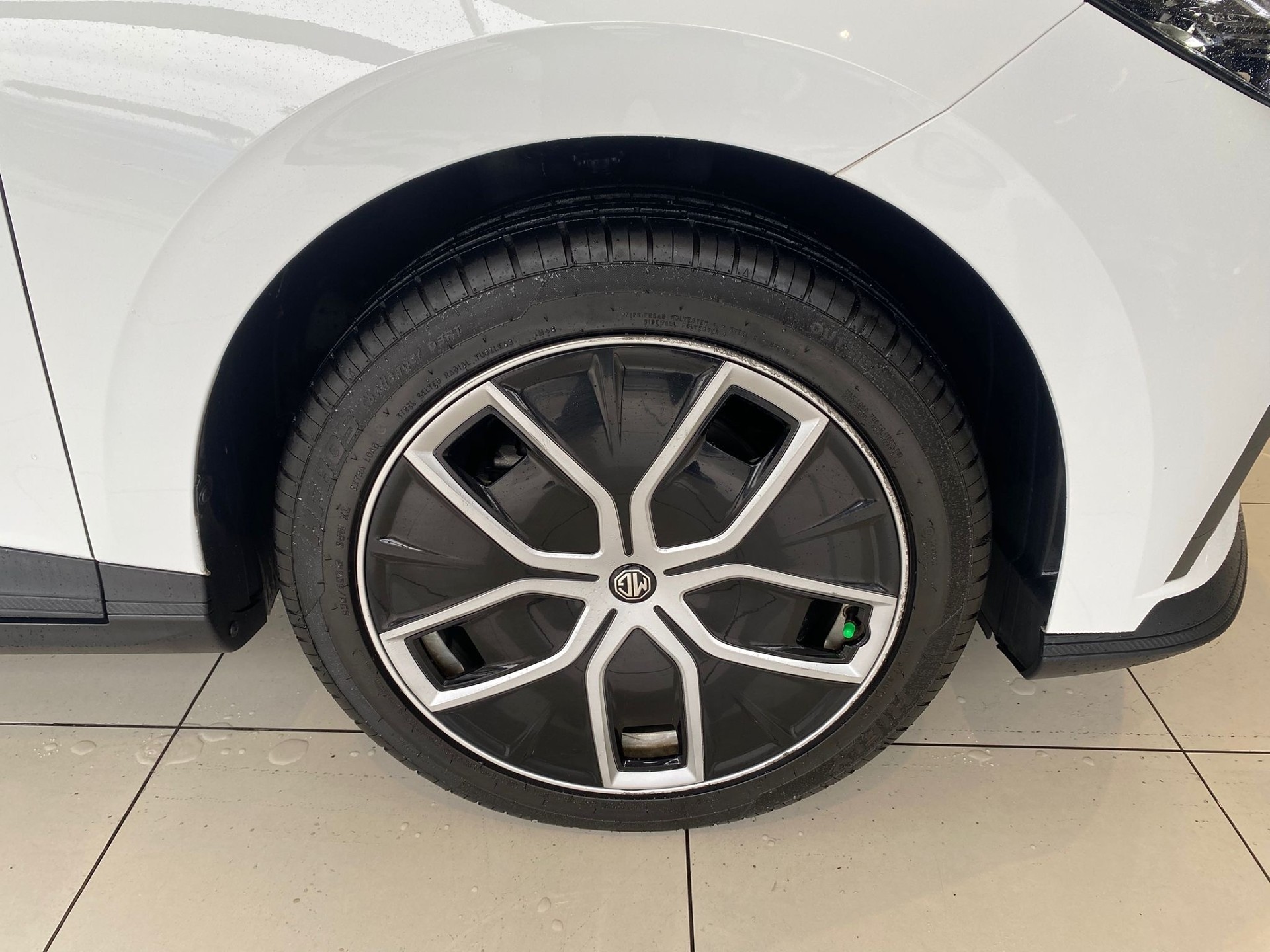 2023 MG MG4 Essence 64Kwh/Ev - Image 8