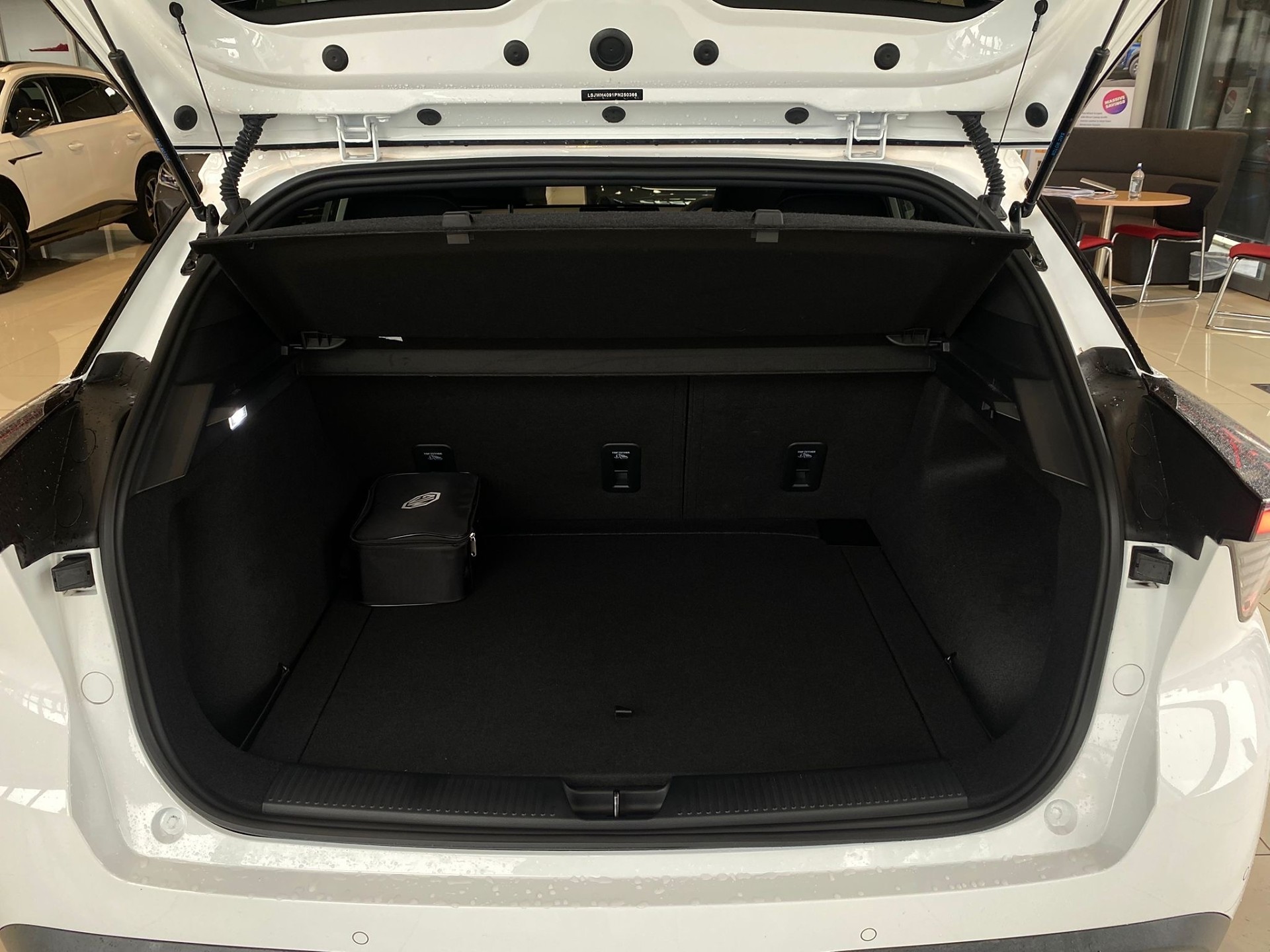 2023 MG MG4 Essence 64Kwh/Ev - Image 7