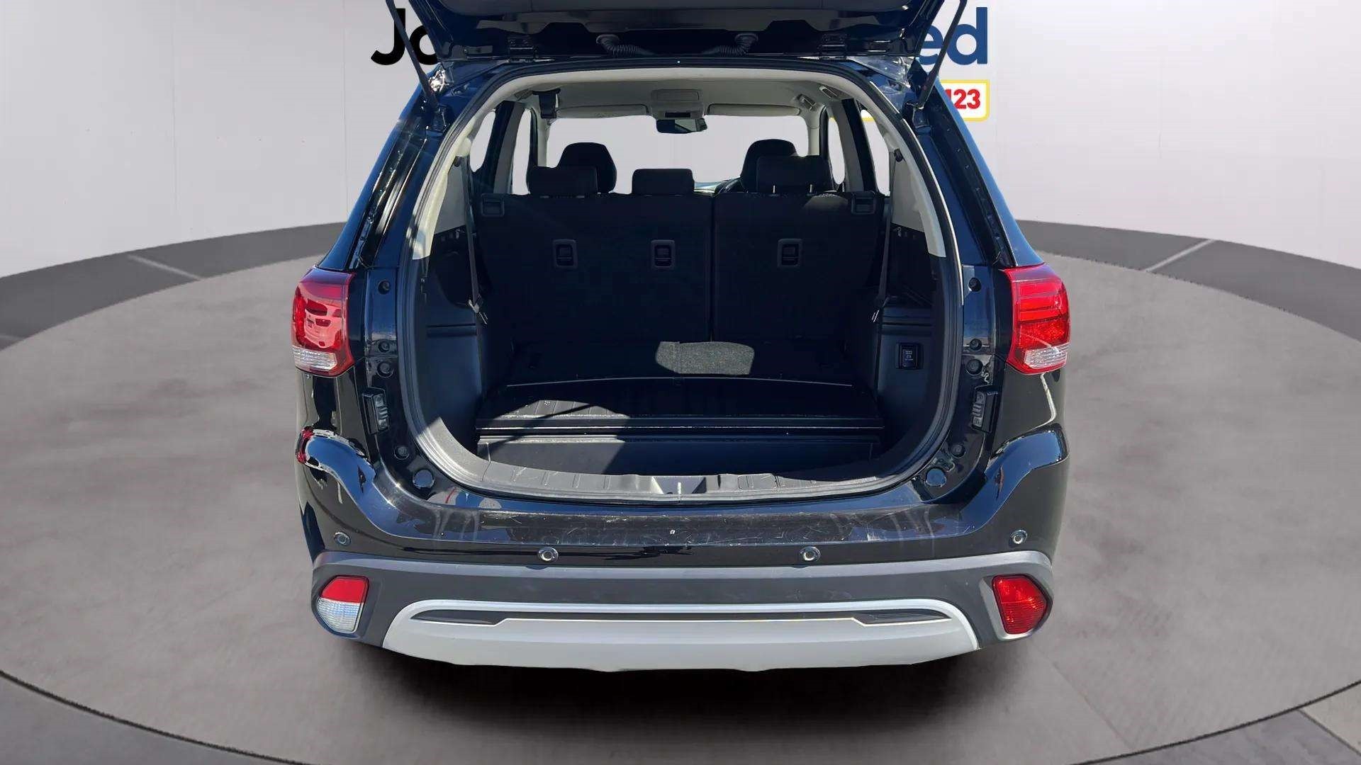 2023 Mitsubishi Outlander Ls 2.4P/Cvt - Image 8