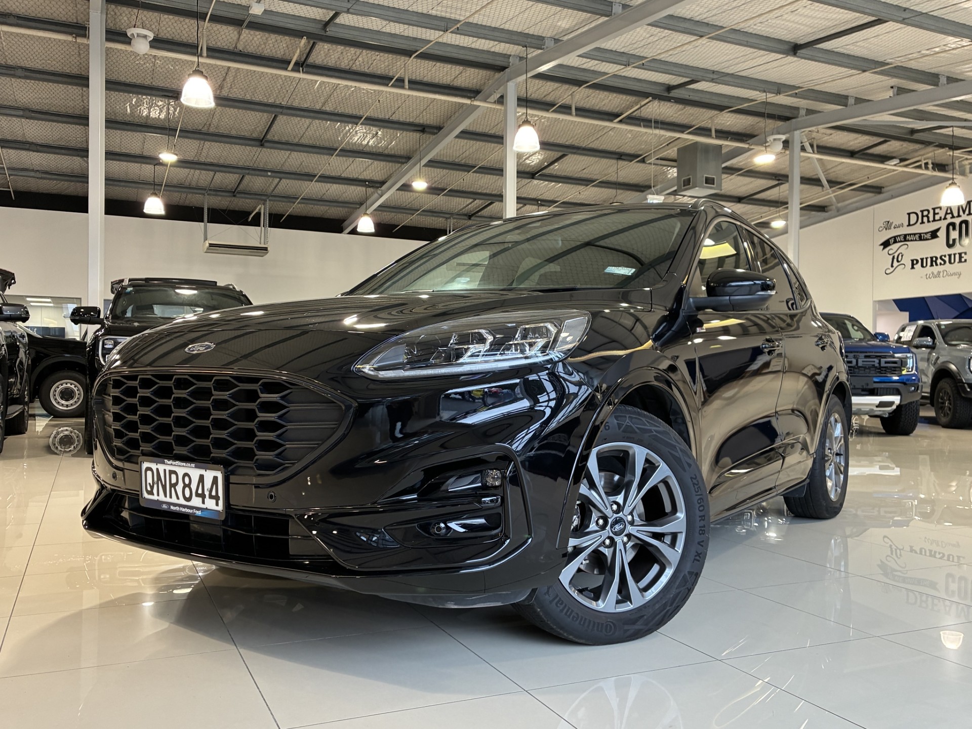 2024 Ford Escape St-Line Fhev 2.5Ph - Image 2