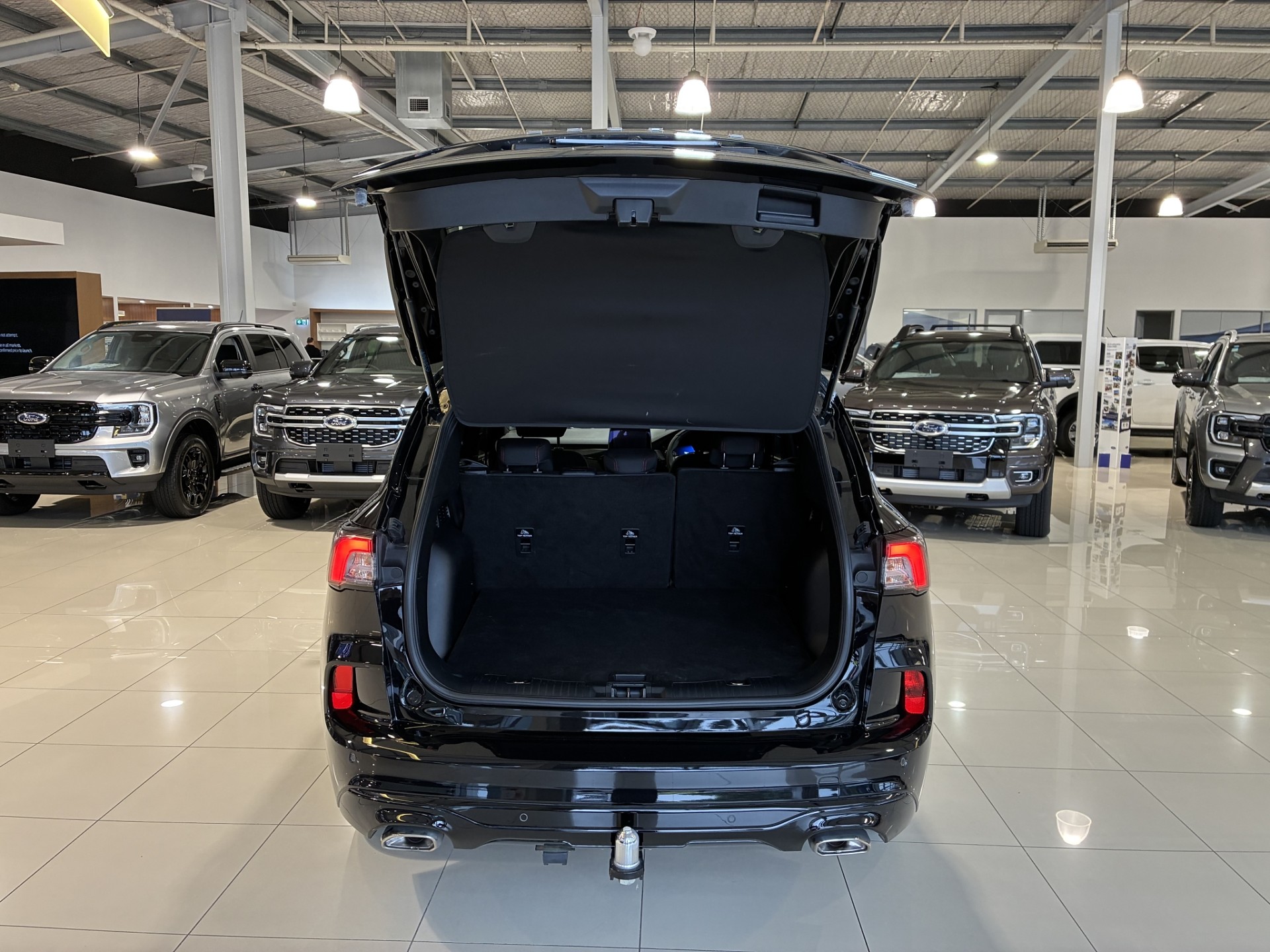 2024 Ford Escape St-Line Fhev 2.5Ph - Image 10