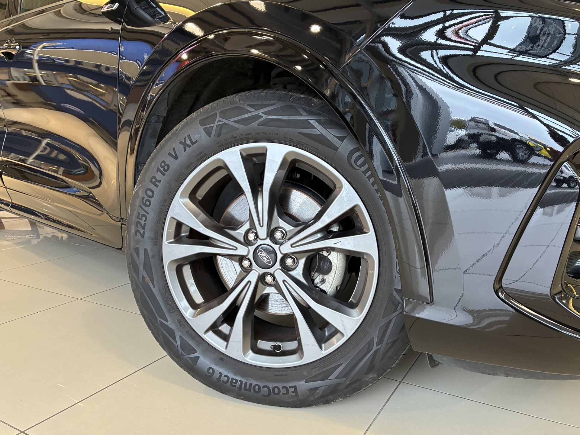 2024 Ford Escape St-Line Fhev 2.5Ph - Image 12