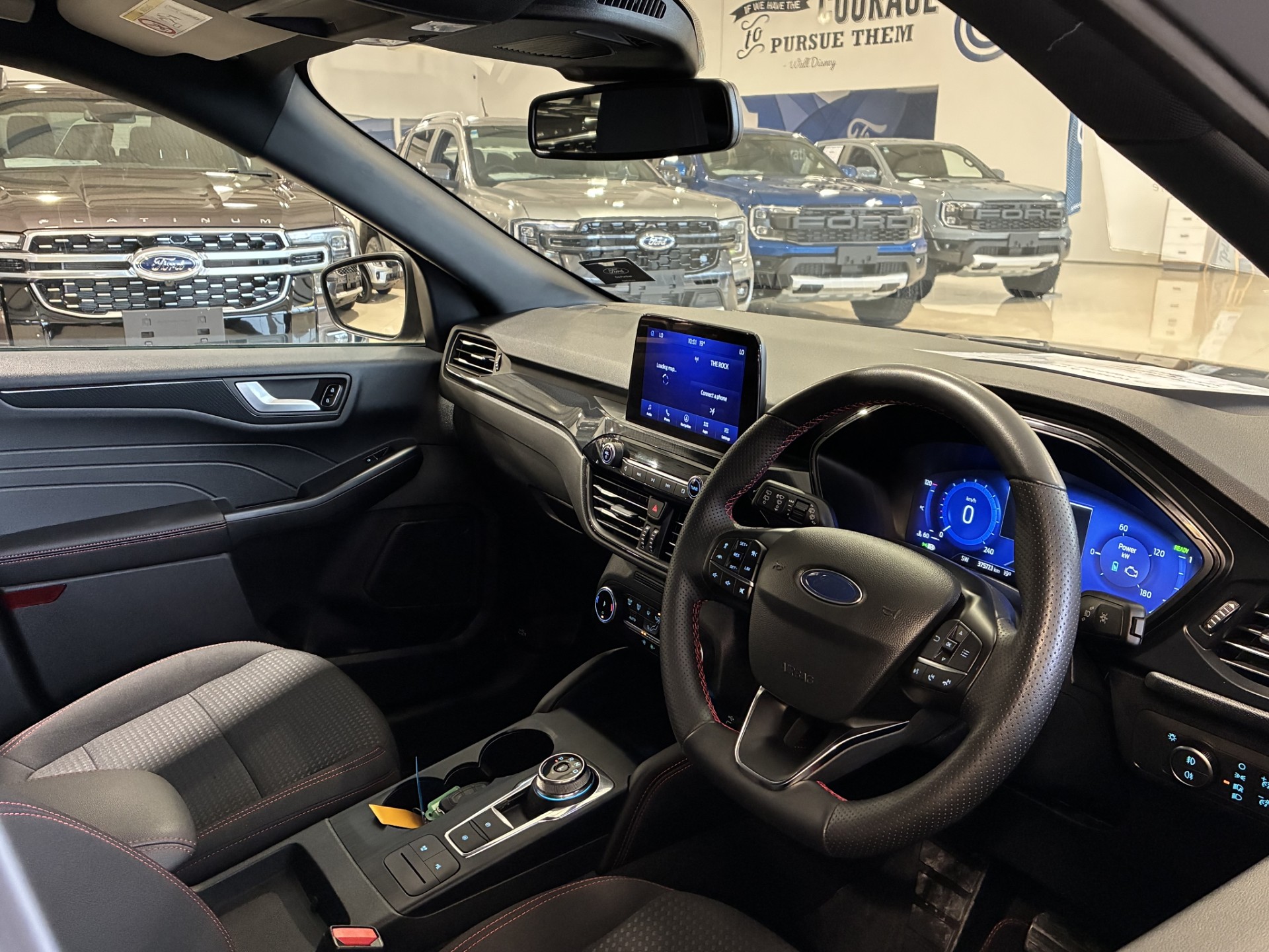 2024 Ford Escape St-Line Fhev 2.5Ph - Image 13