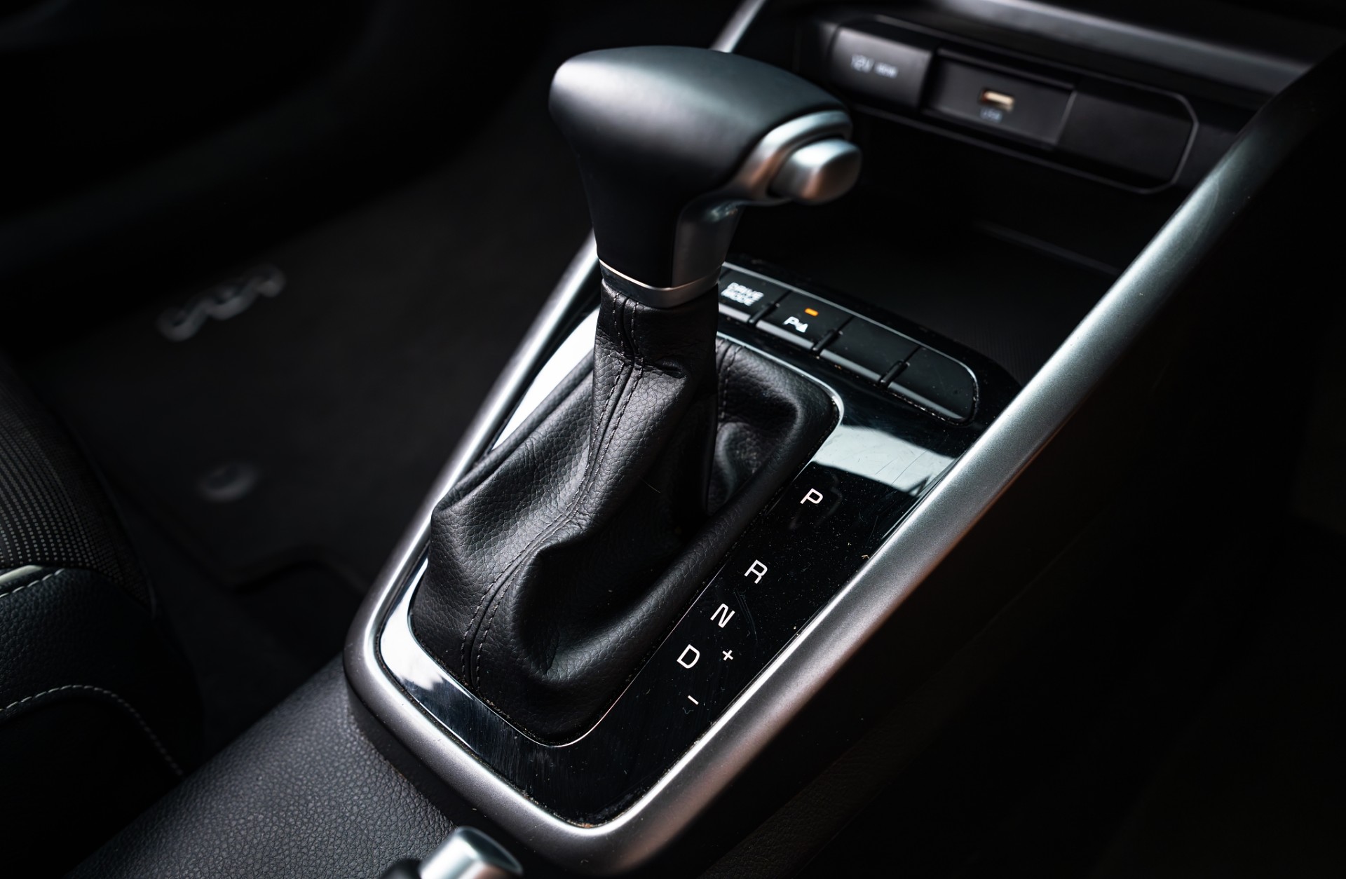 2024 Kia Stonic Gt-Line 74kW Turbo Petrol Auto - Image 16