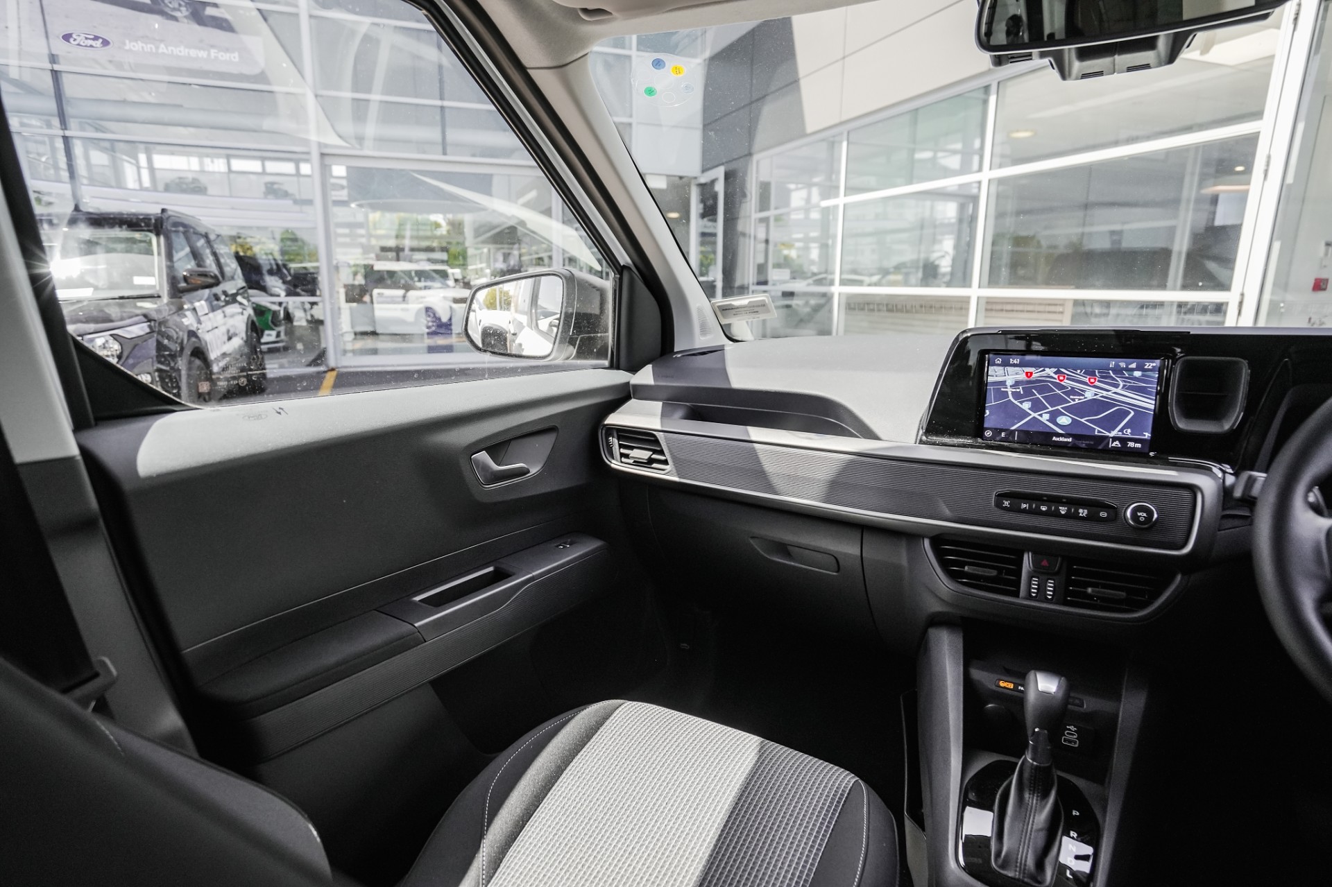 2025 Ford Courier Trend 1.0P/7At - Image 15