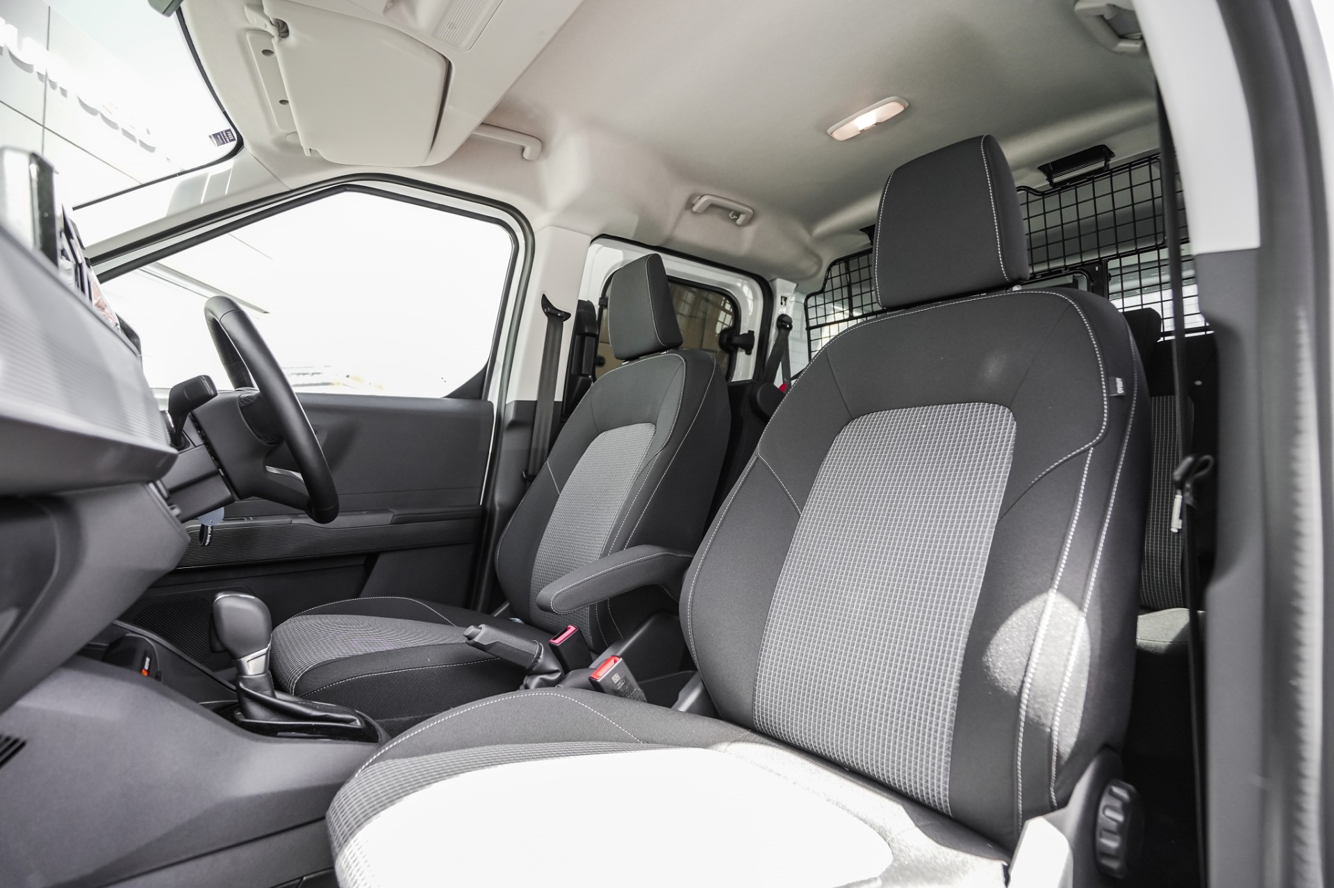 2025 Ford Courier Trend 1.0P/7At - Image 16