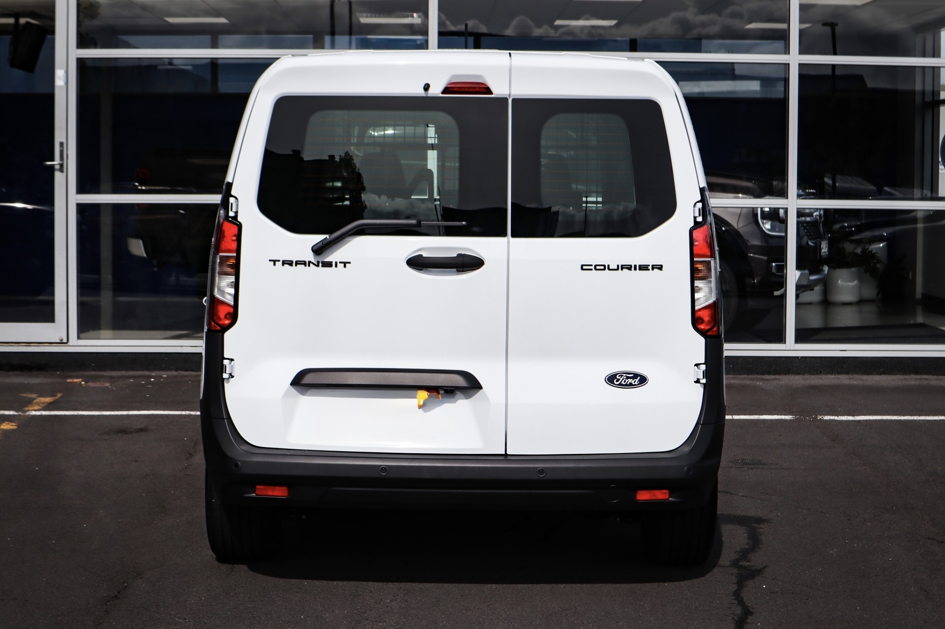 2025 Ford Courier Trend 1.0P/7At - Image 10