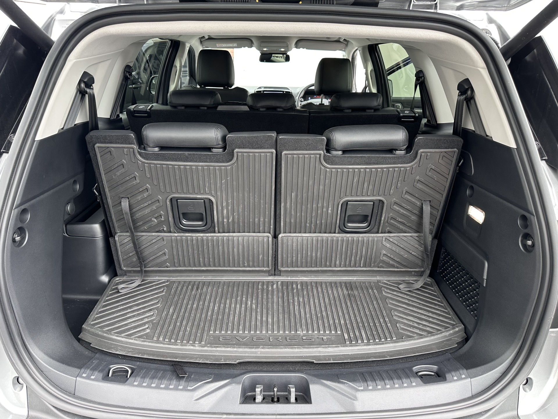 2025 Ford Everest Sport 2.0 - Image 9