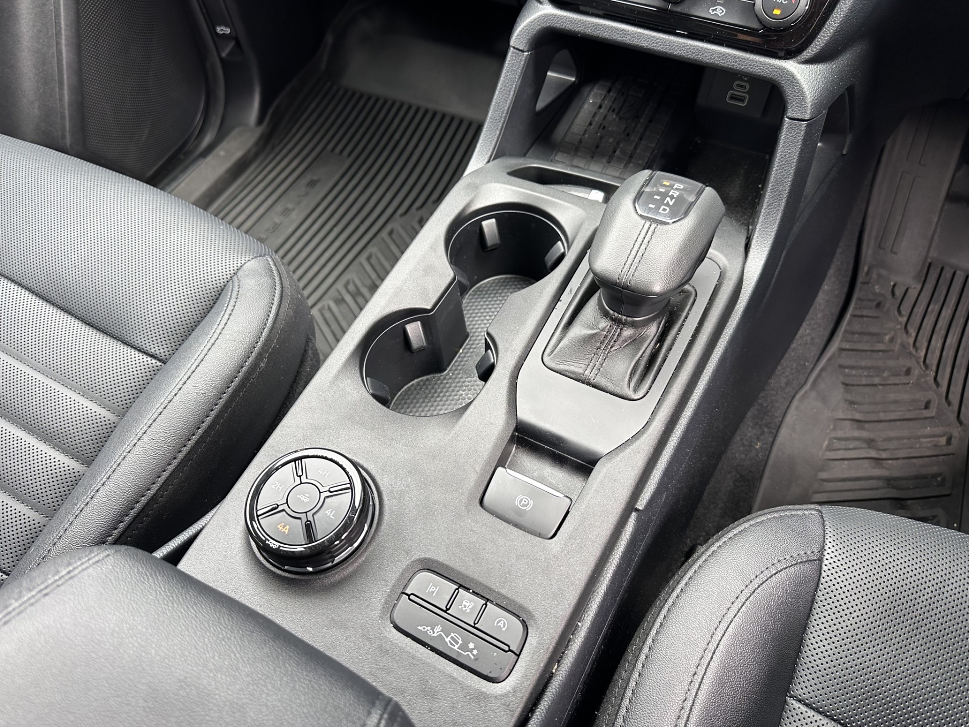 2025 Ford Everest Sport 2.0 - Image 13