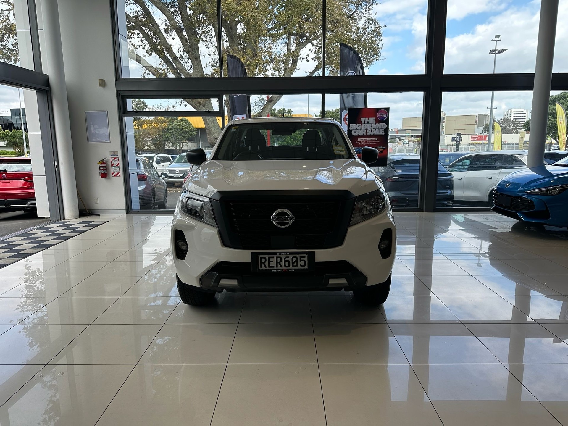 2025 Nissan Navara Sl 2.3D/4Wd/7At - Image 2