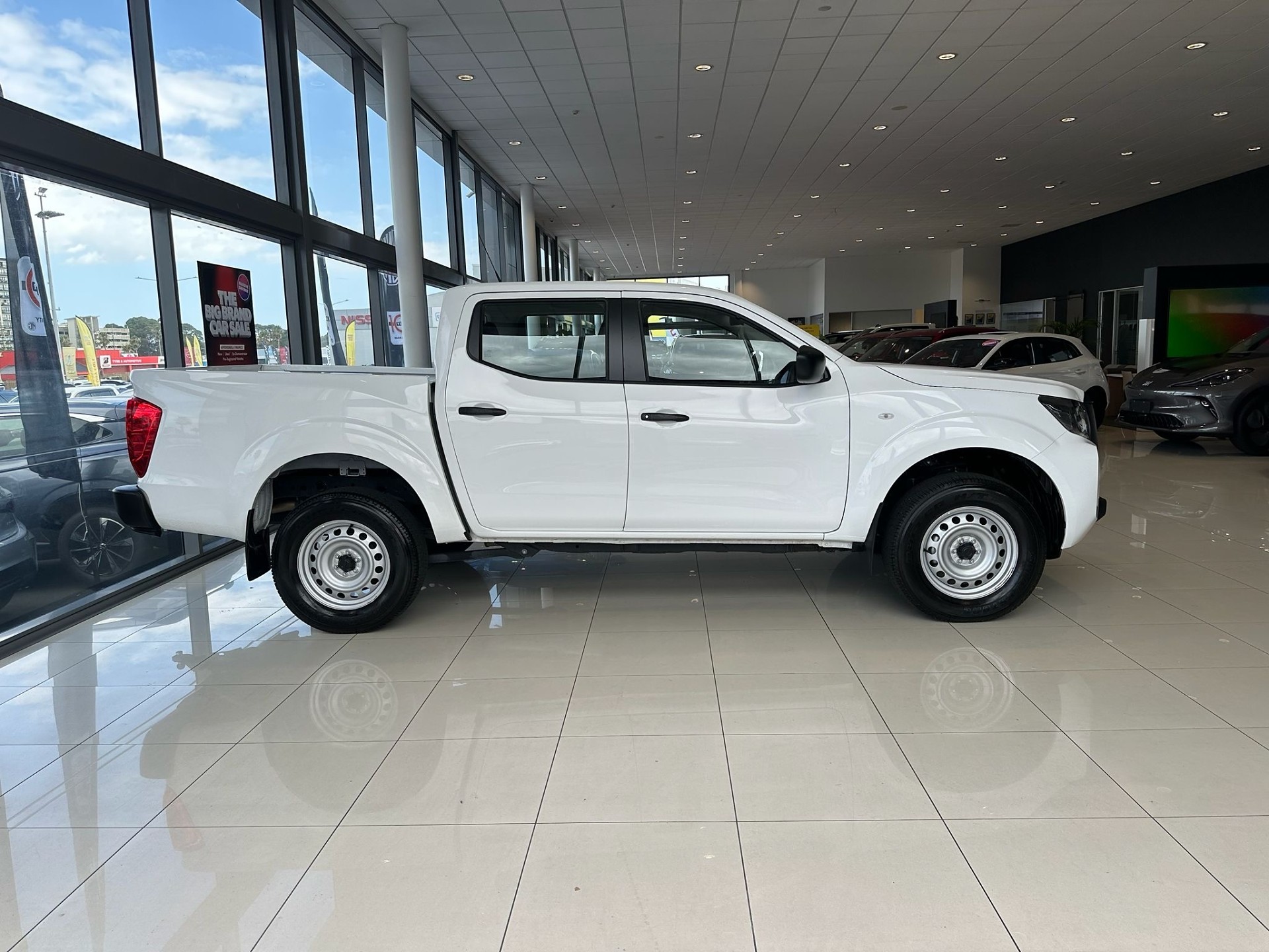 2025 Nissan Navara Sl 2.3D/4Wd/7At - Image 3