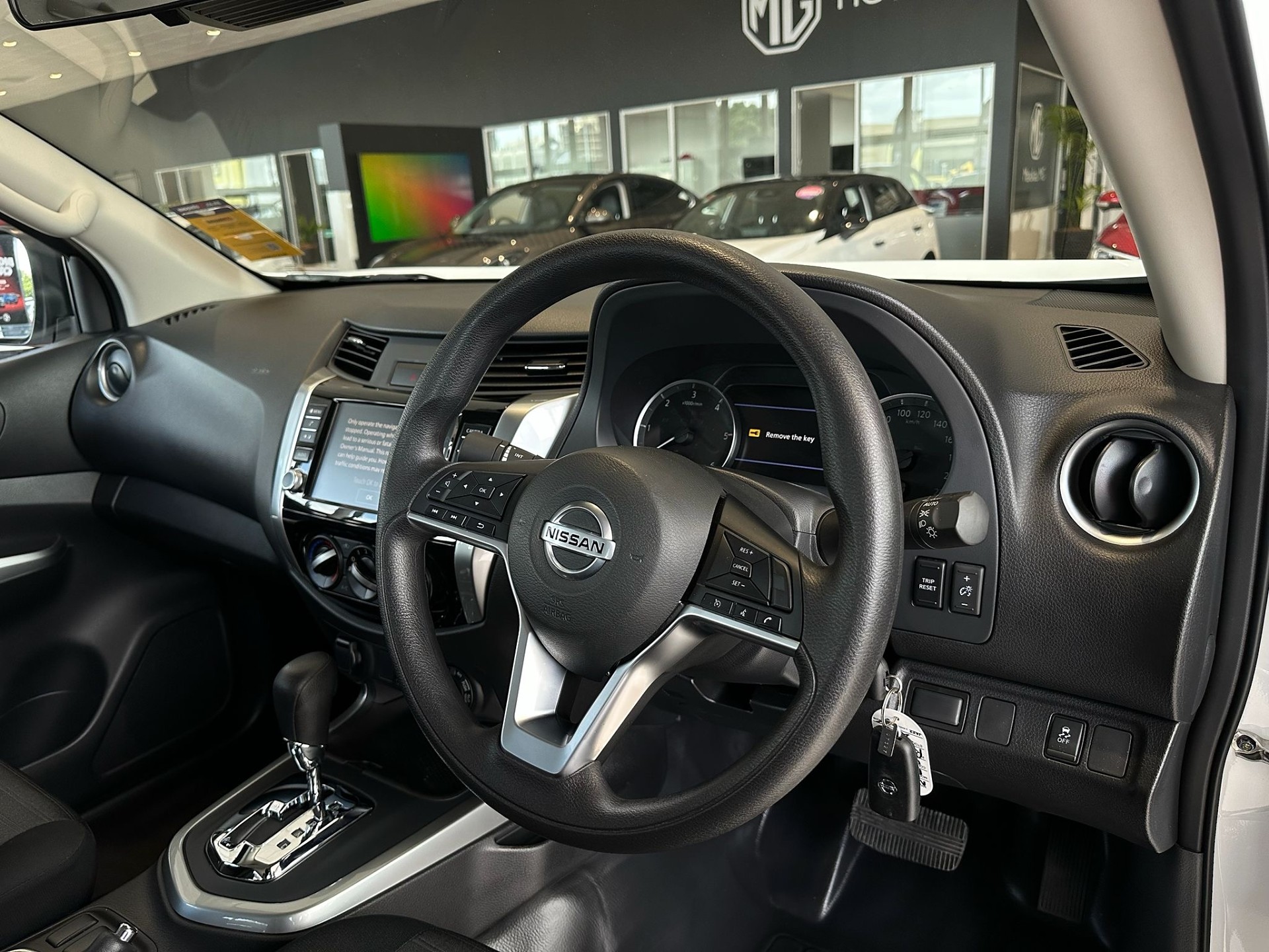 2025 Nissan Navara Sl 2.3D/4Wd/7At - Image 8