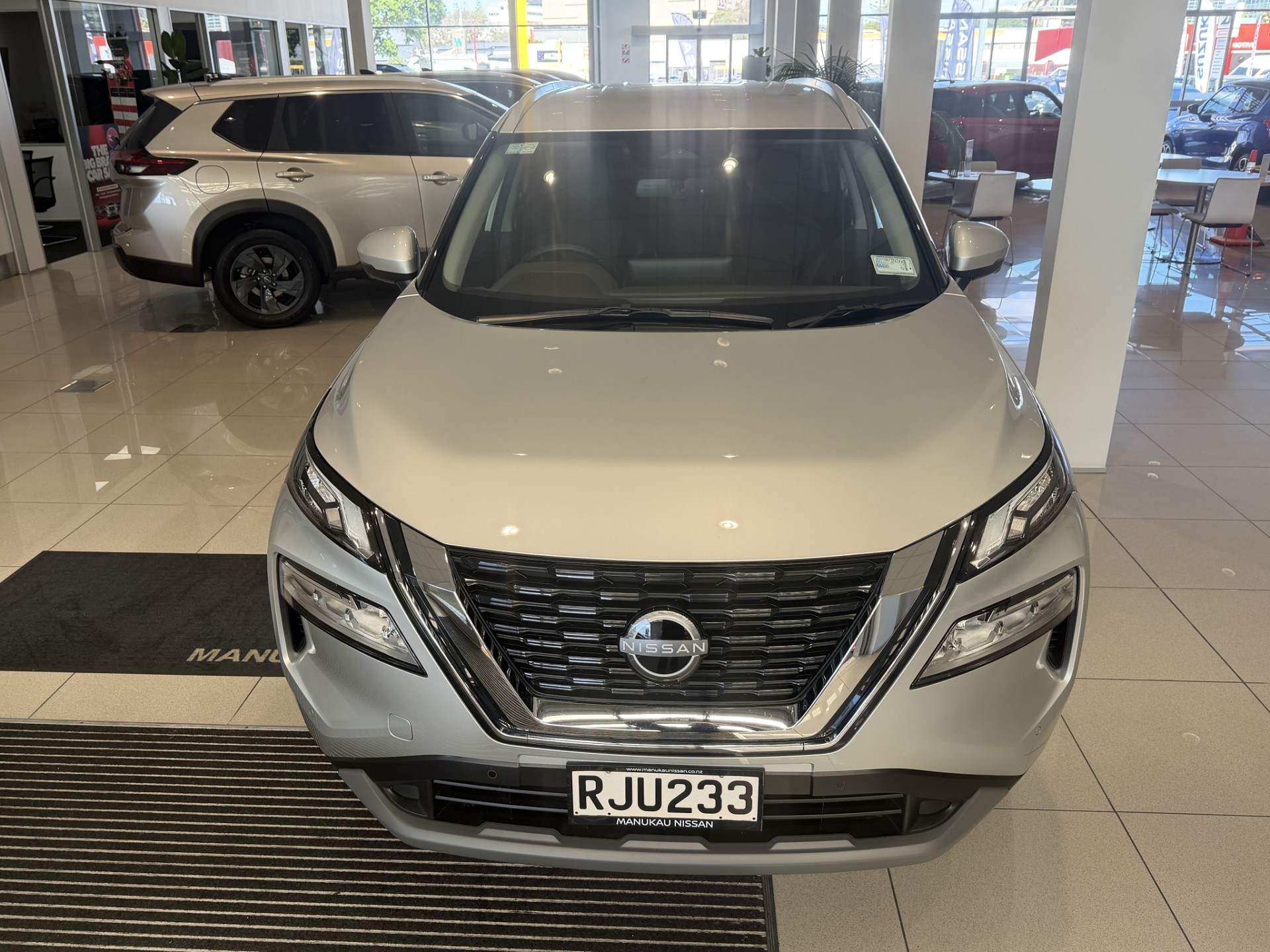 2025 Nissan X-Trail St-L 2.5P/4Wd/Cvt - Image 2