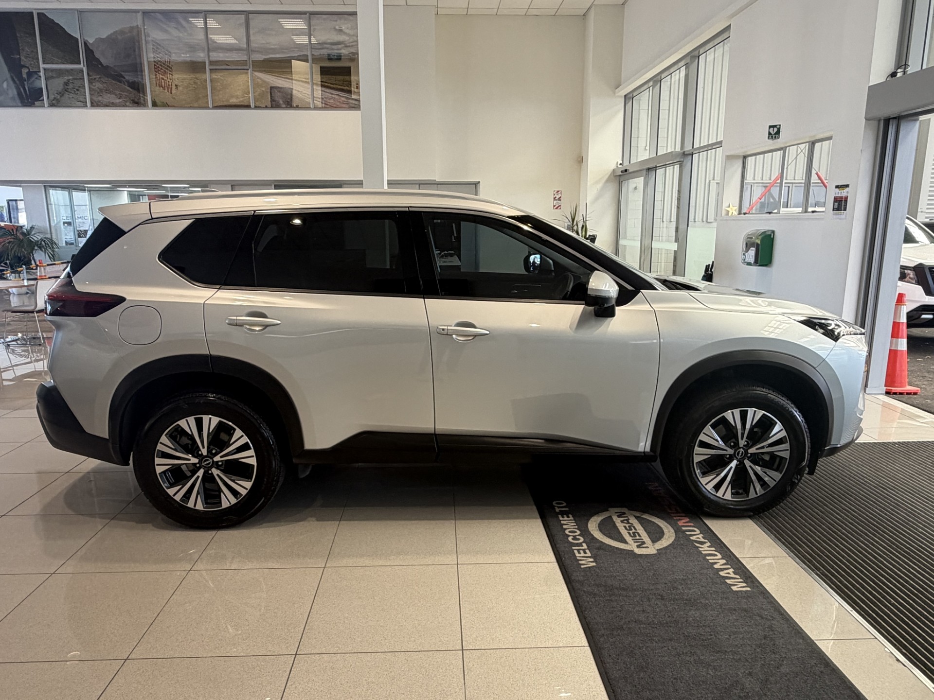 2025 Nissan X-Trail St-L 2.5P/4Wd/Cvt - Image 7