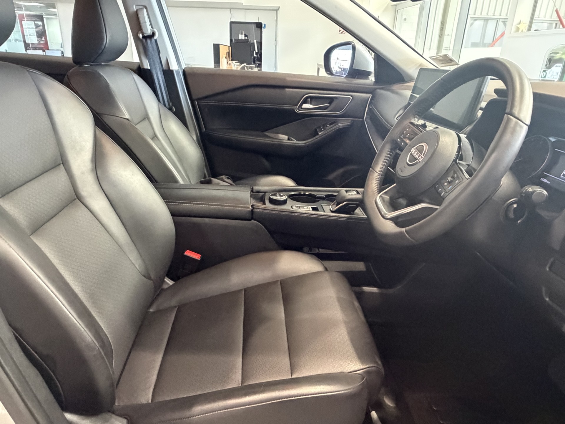 2025 Nissan X-Trail St-L 2.5P/4Wd/Cvt - Image 12