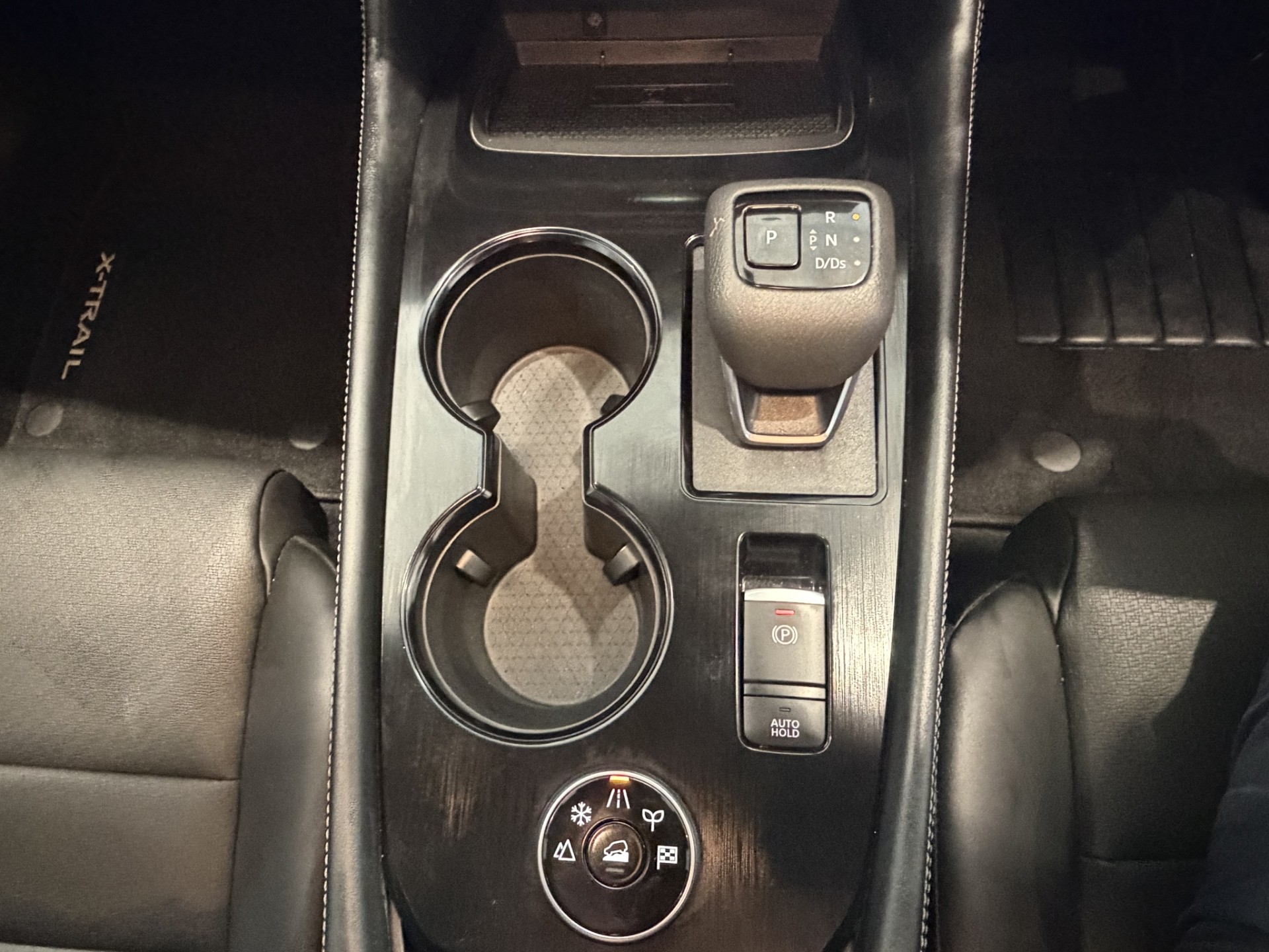 2025 Nissan X-Trail St-L 2.5P/4Wd/Cvt - Image 19